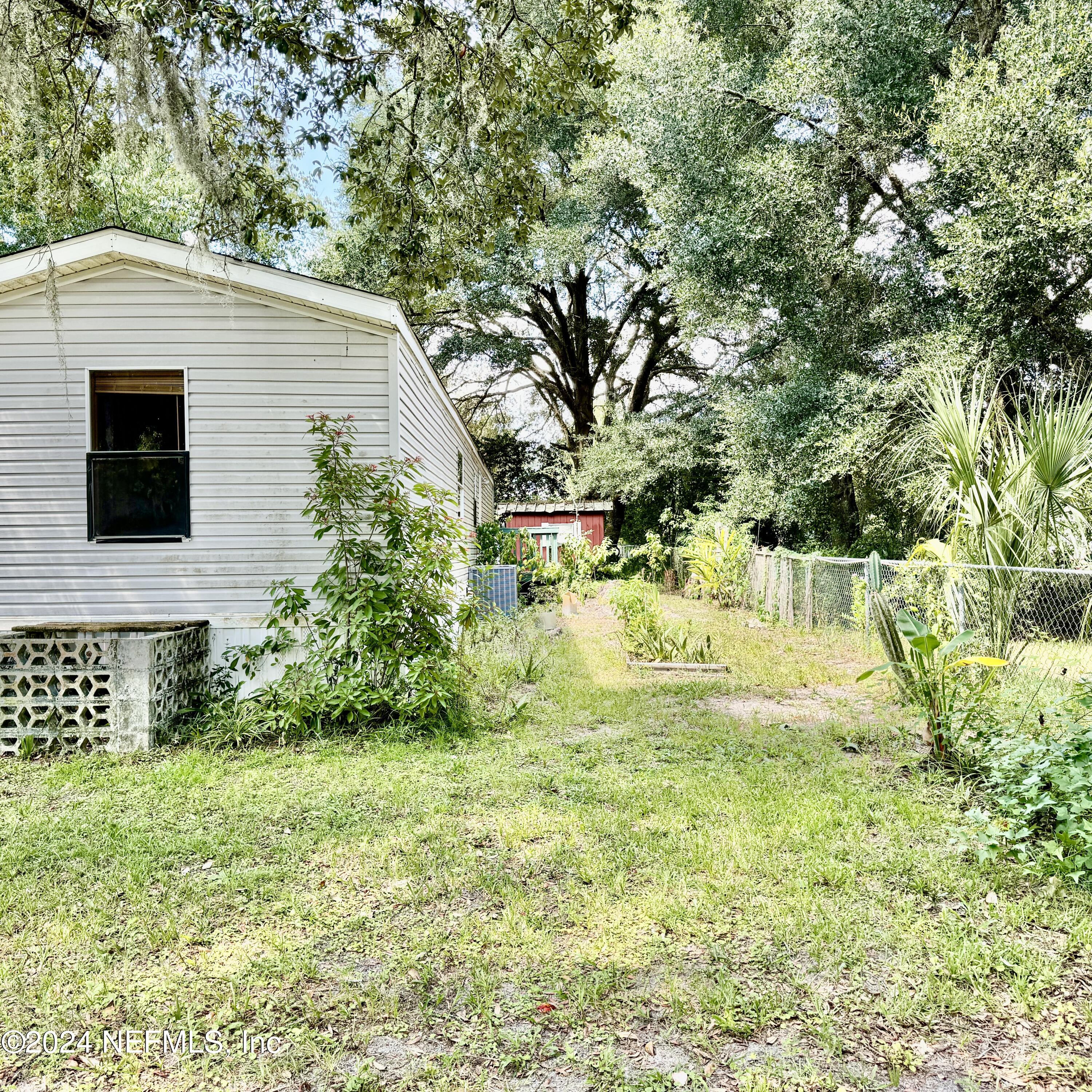 Photo 4 of 18 of 206 ASH Street mobile home