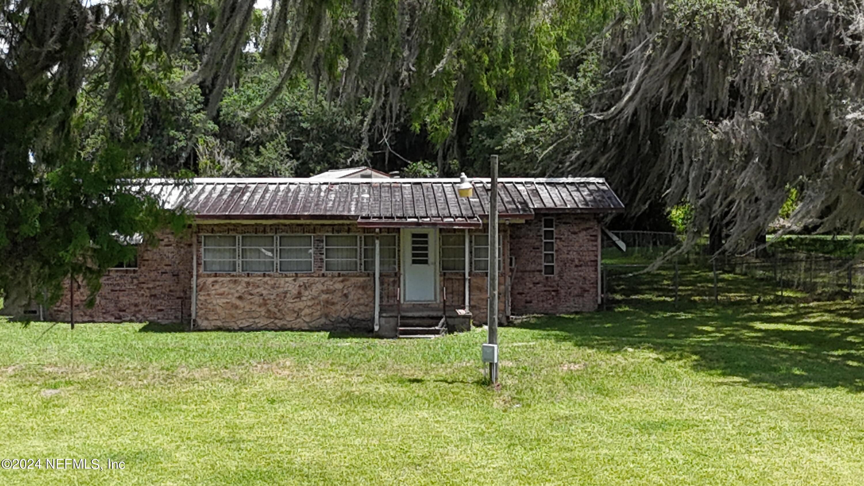 Photo 20 of 32 of 104 SHORE SIDE Lane mobile home