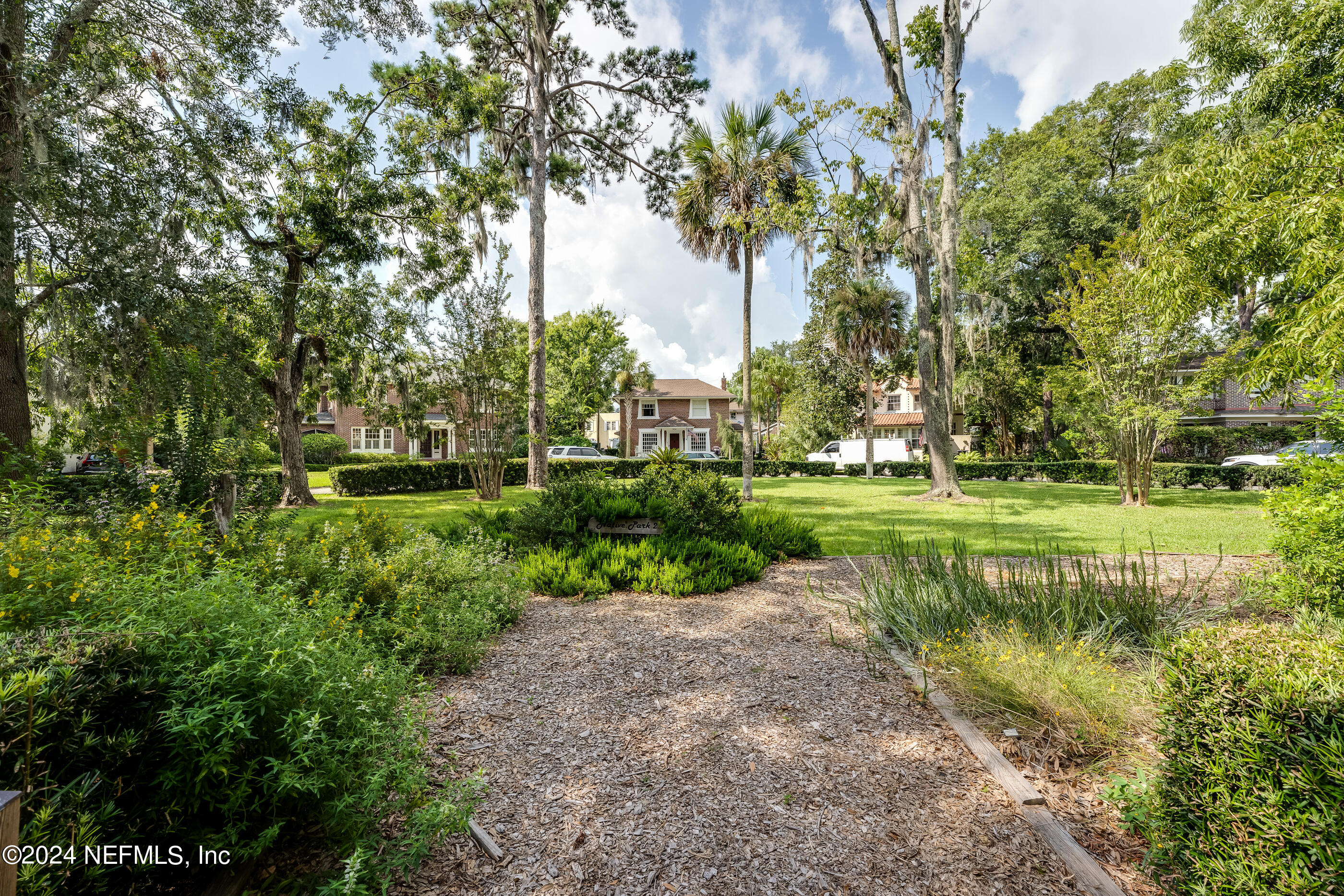 Photo 63 of 74 of 1511 AVONDALE Avenue house