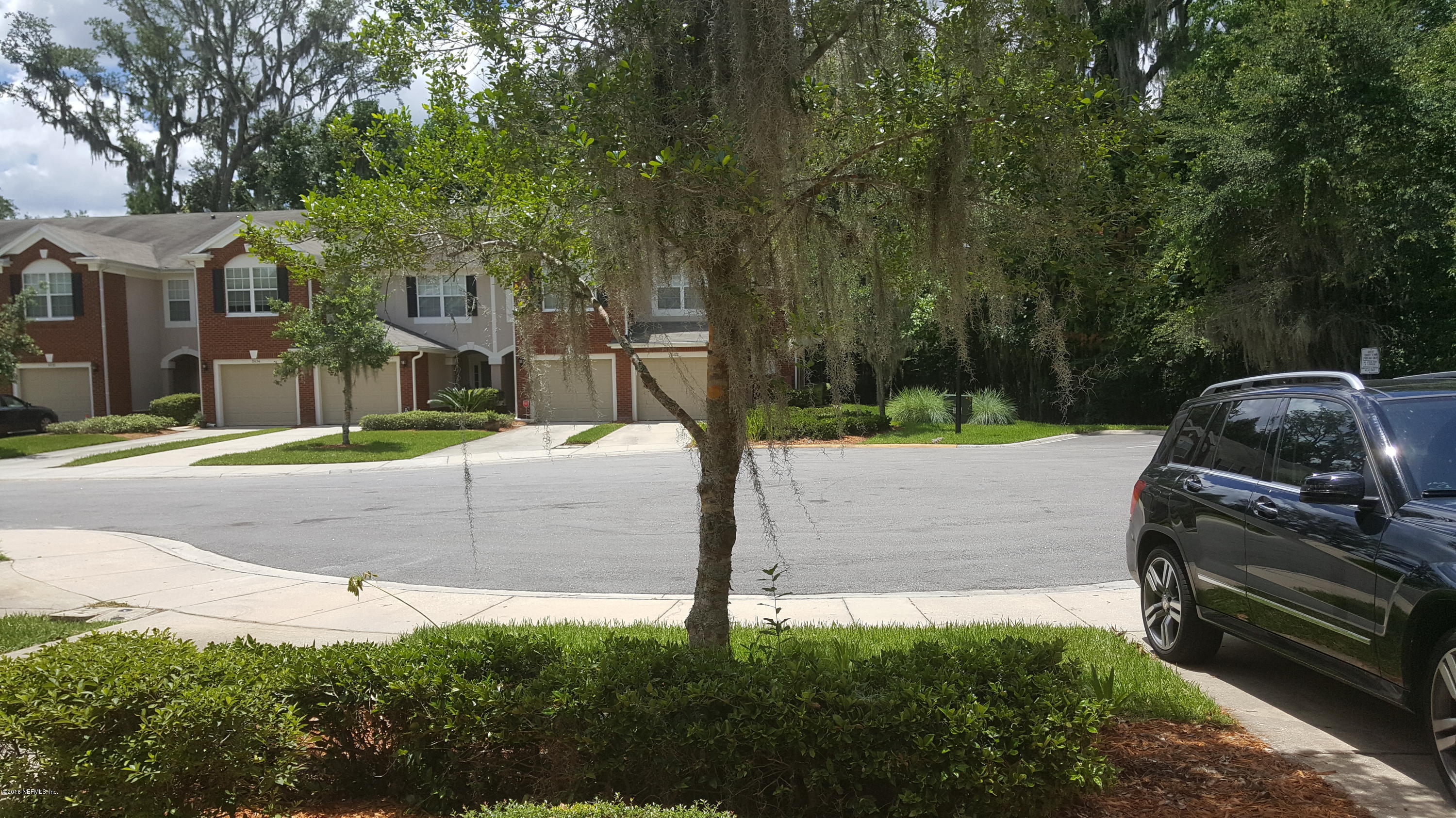 Photo 9 of 27 of 8419 TWISTED VINE Court townhome