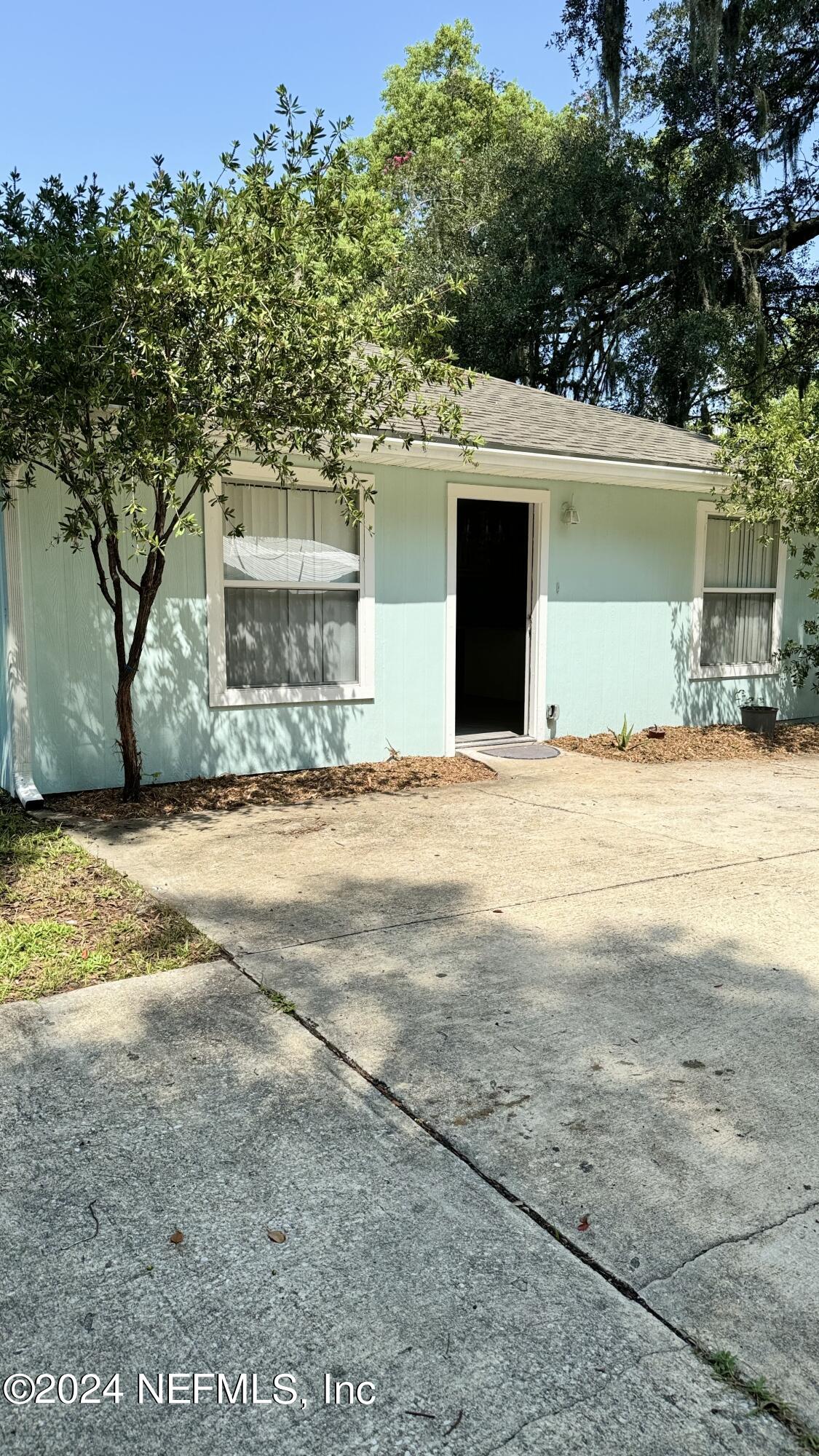 Photo 4 of 14 of 4424 GILBERT Street house