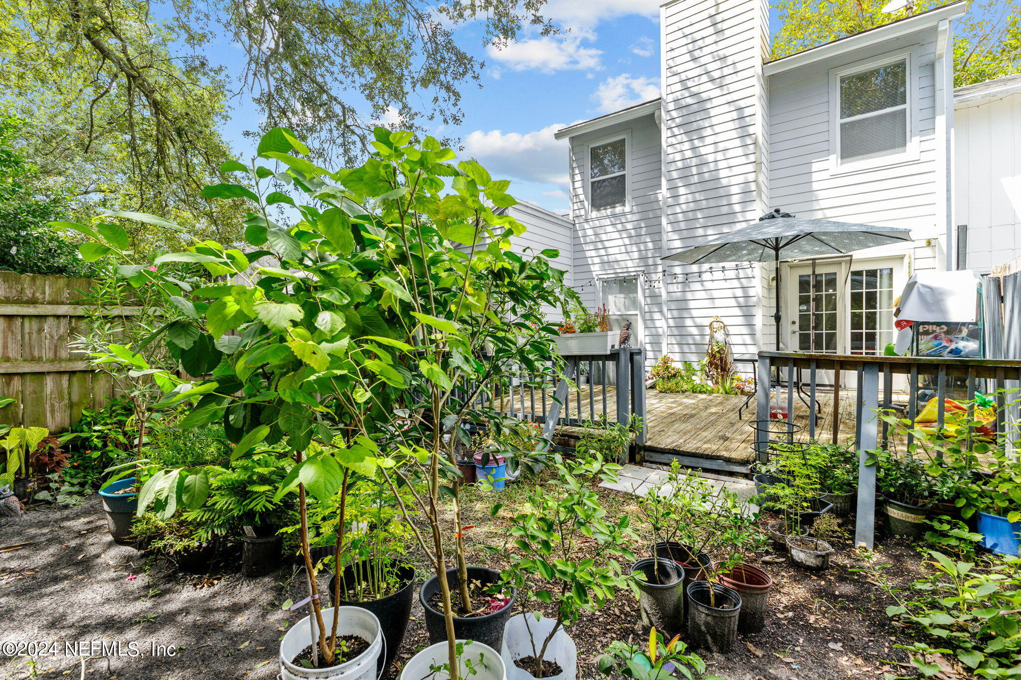 Photo 20 of 27 of 12042 COBBLEWOOD Lane N townhome