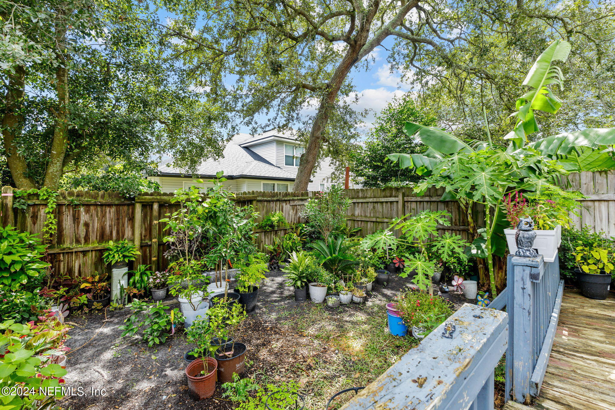 Photo 22 of 27 of 12042 COBBLEWOOD Lane N townhome