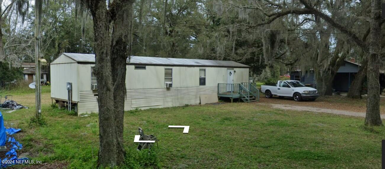 Photo 1 of 1 of 2443 OLD MIDDLEBURG Road N mobile home