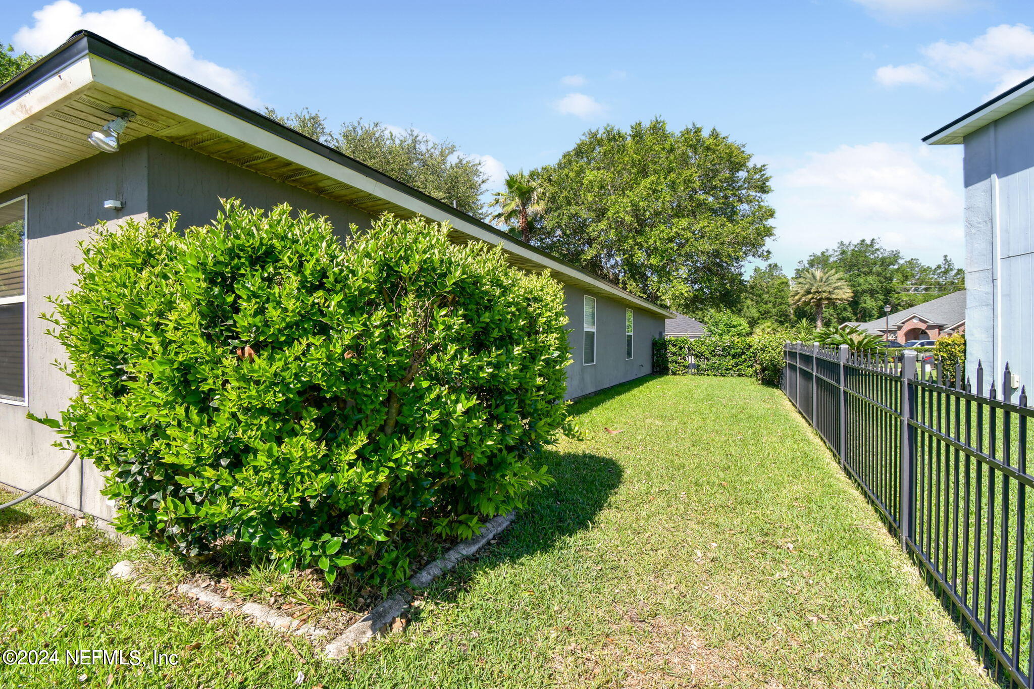 Photo 9 of 55 of 14343 EAGLE SCOUT Way house