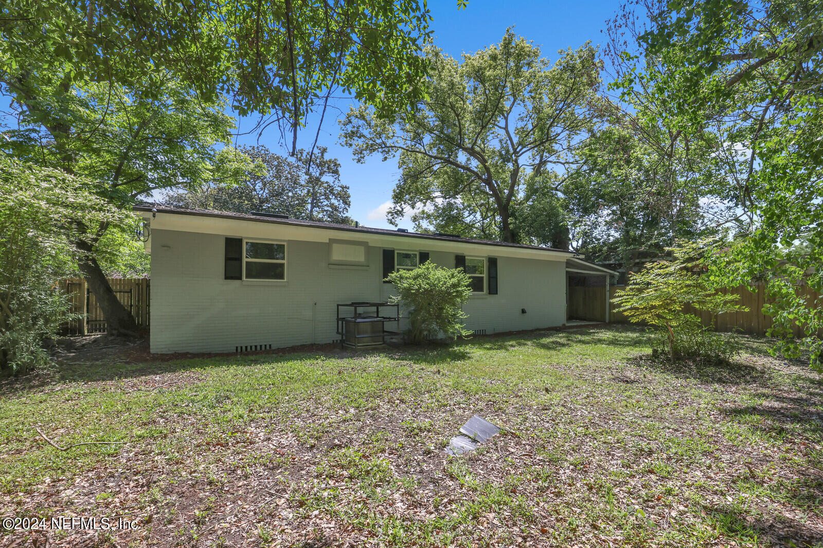 Photo 20 of 22 of 1058 MELSON Avenue house