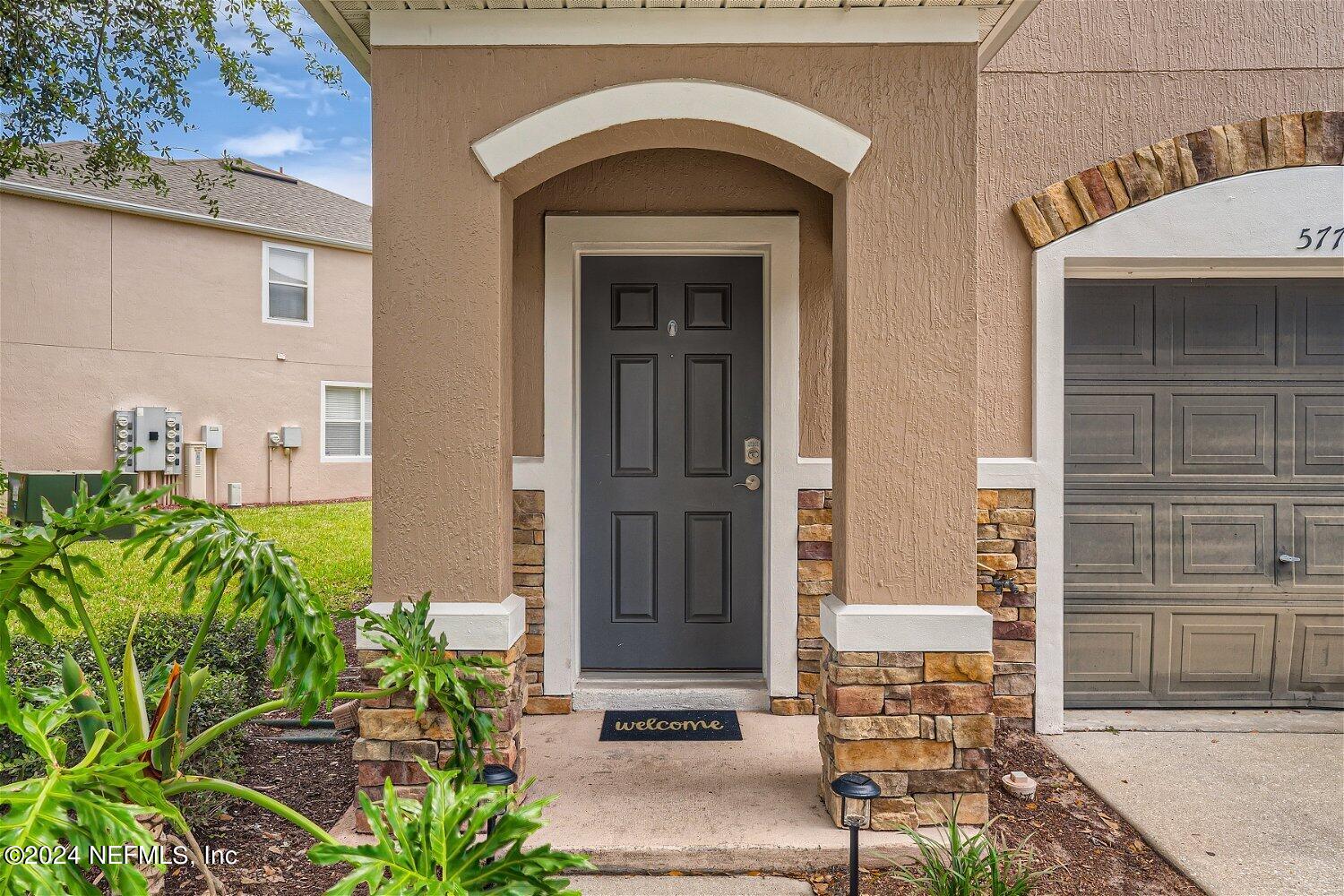 Photo 4 of 18 of 5772 SANDSTONE Way 5772 townhome