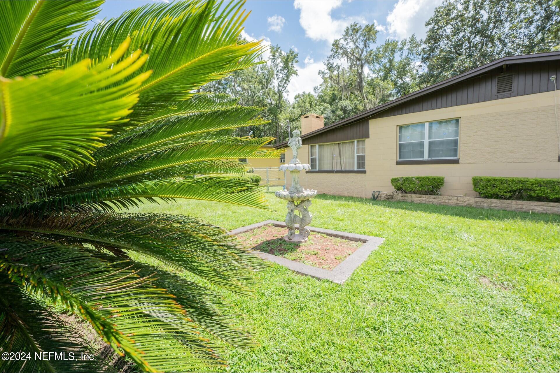 Photo 2 of 11 of 4344 ROTH Drive house