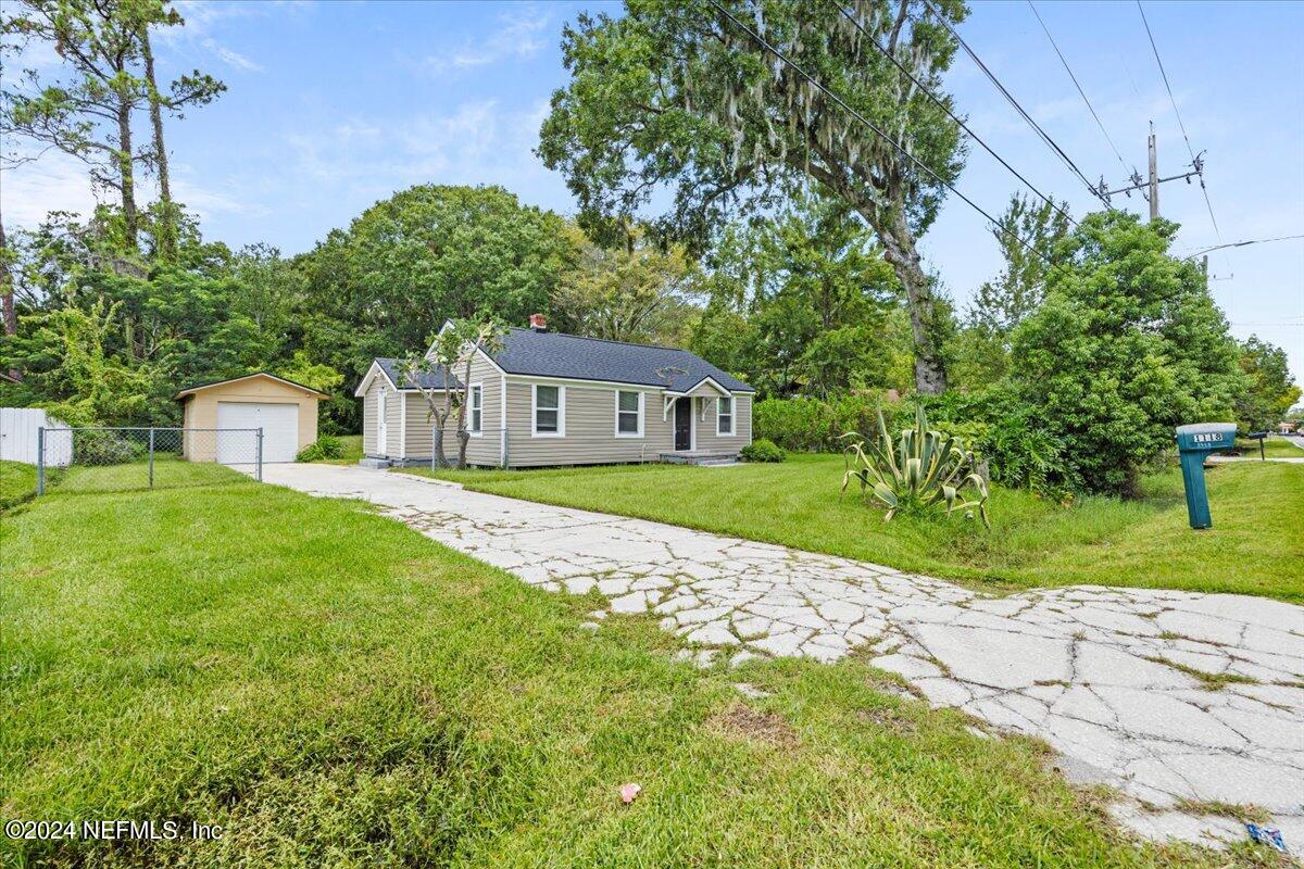 Photo 2 of 25 of 1118 LAKE SHORE Boulevard house