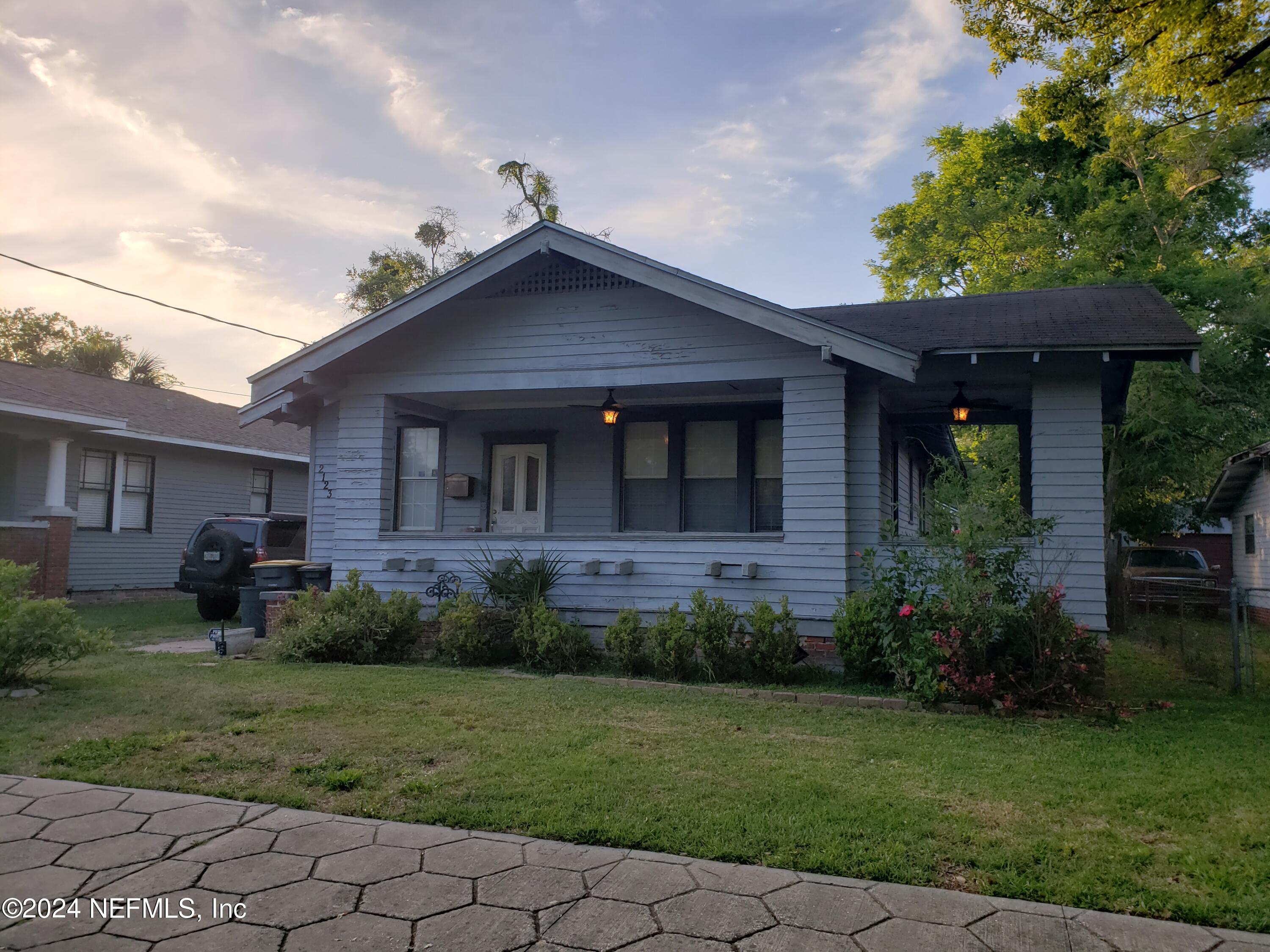 Photo 1 of 14 of 2123 DELLWOOD Avenue house