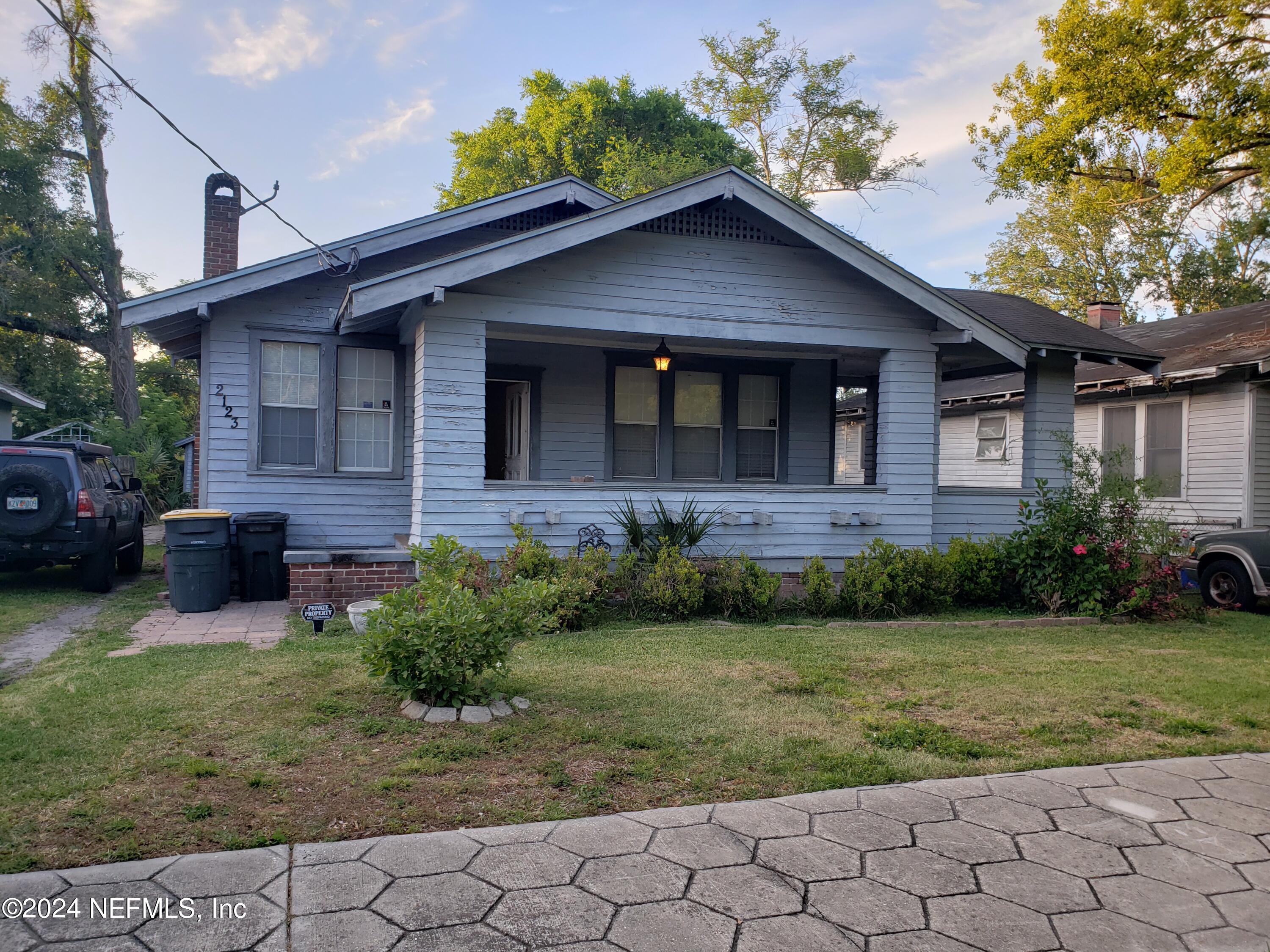 Photo 2 of 14 of 2123 DELLWOOD Avenue house