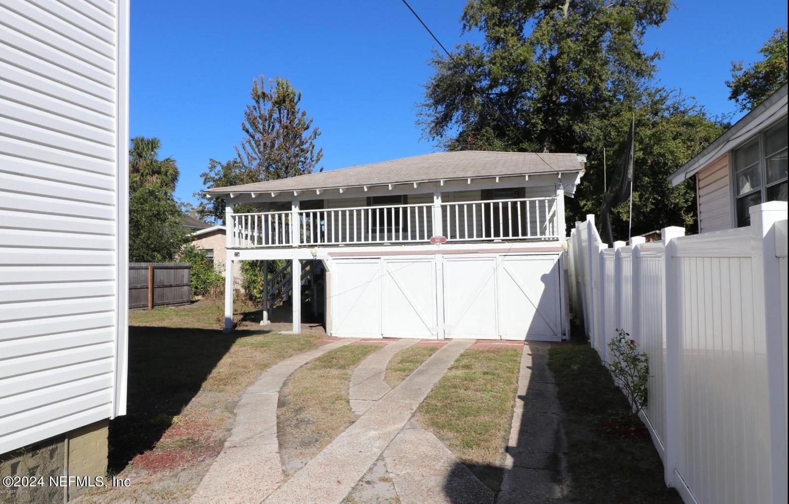 Photo 10 of 11 of 647 W 16TH Street house