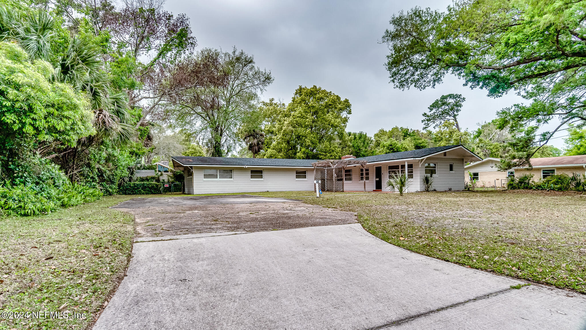 Photo 5 of 30 of 938 LAS ROBIDA Drive house