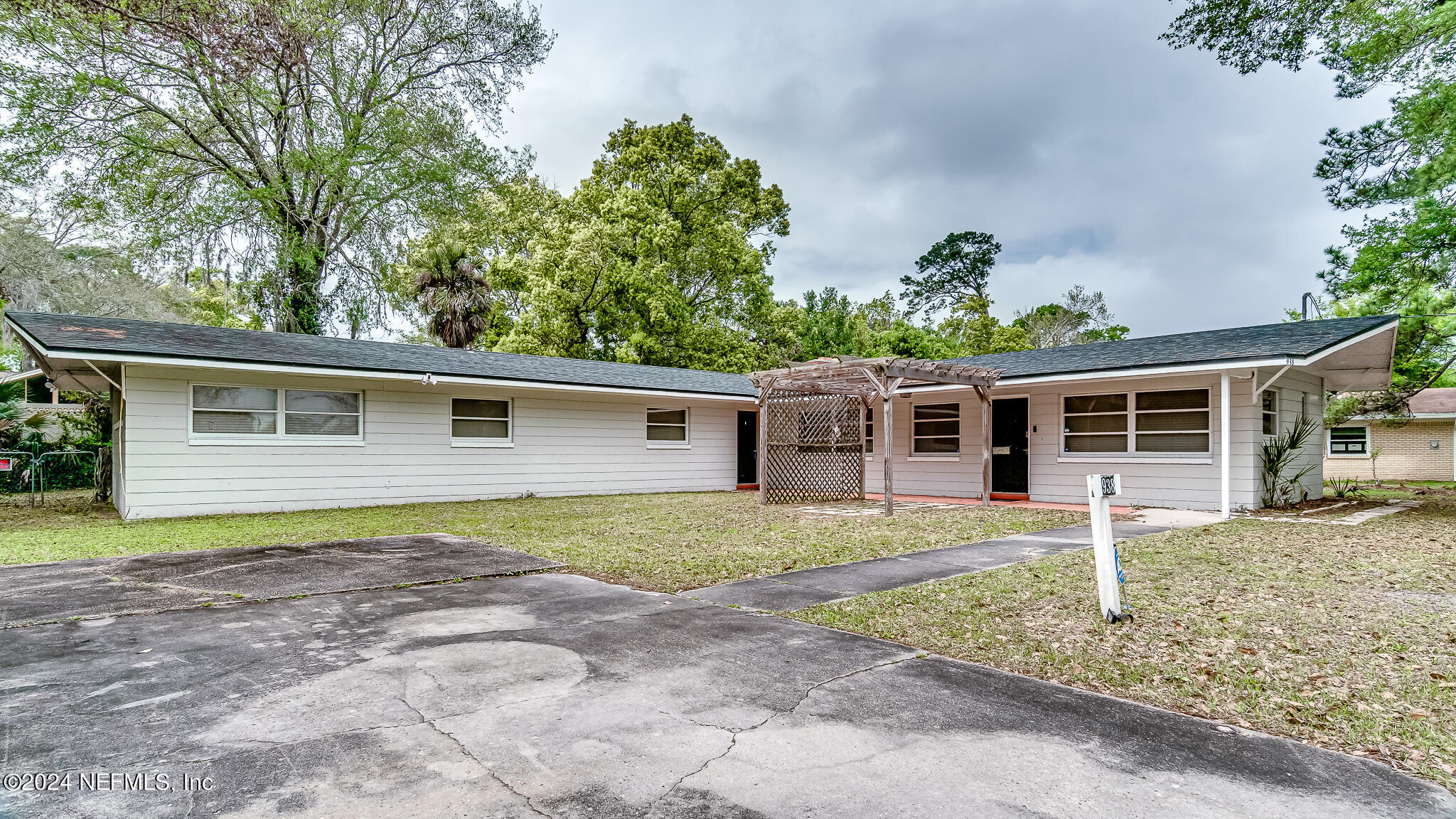 Photo 6 of 30 of 938 LAS ROBIDA Drive house