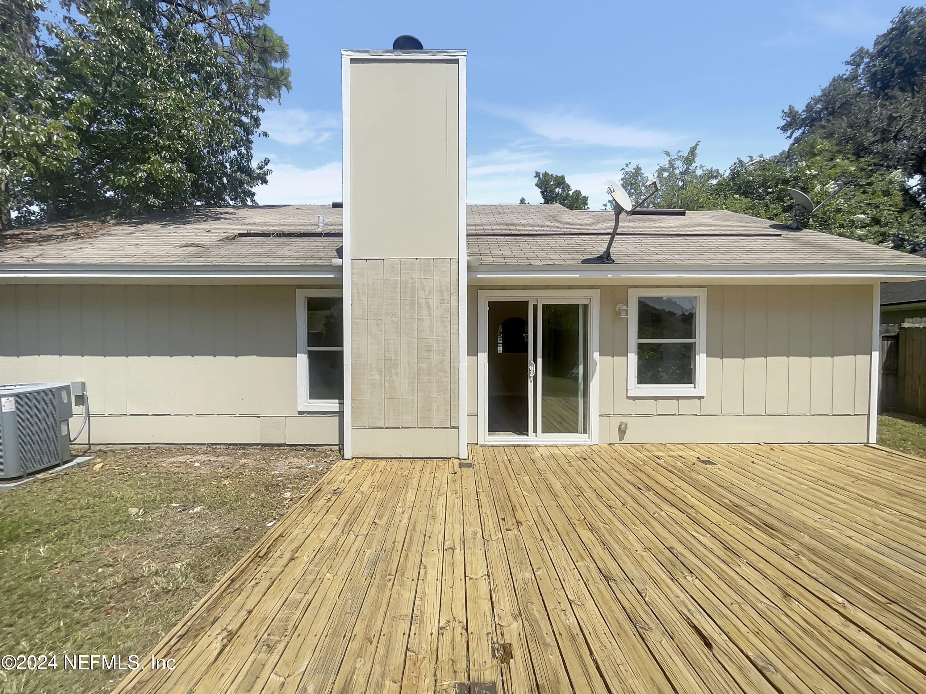 Photo 5 of 20 of 318 NAUGATUCK Drive house