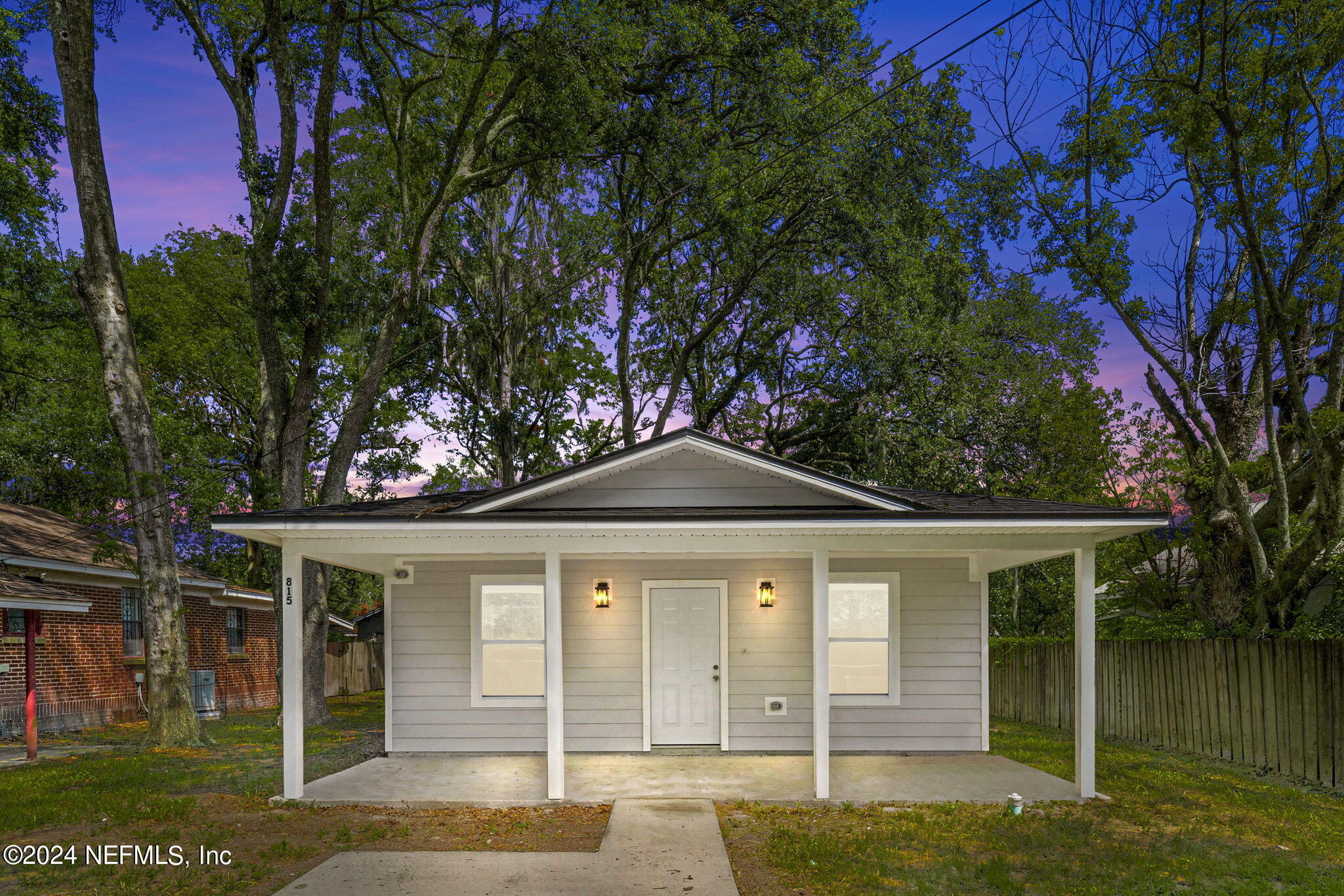 Photo 1 of 23 of 815 FERNWAY Street house