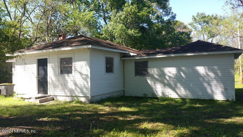 Photo 18 of 20 of 3518 HIBISCUS Street house