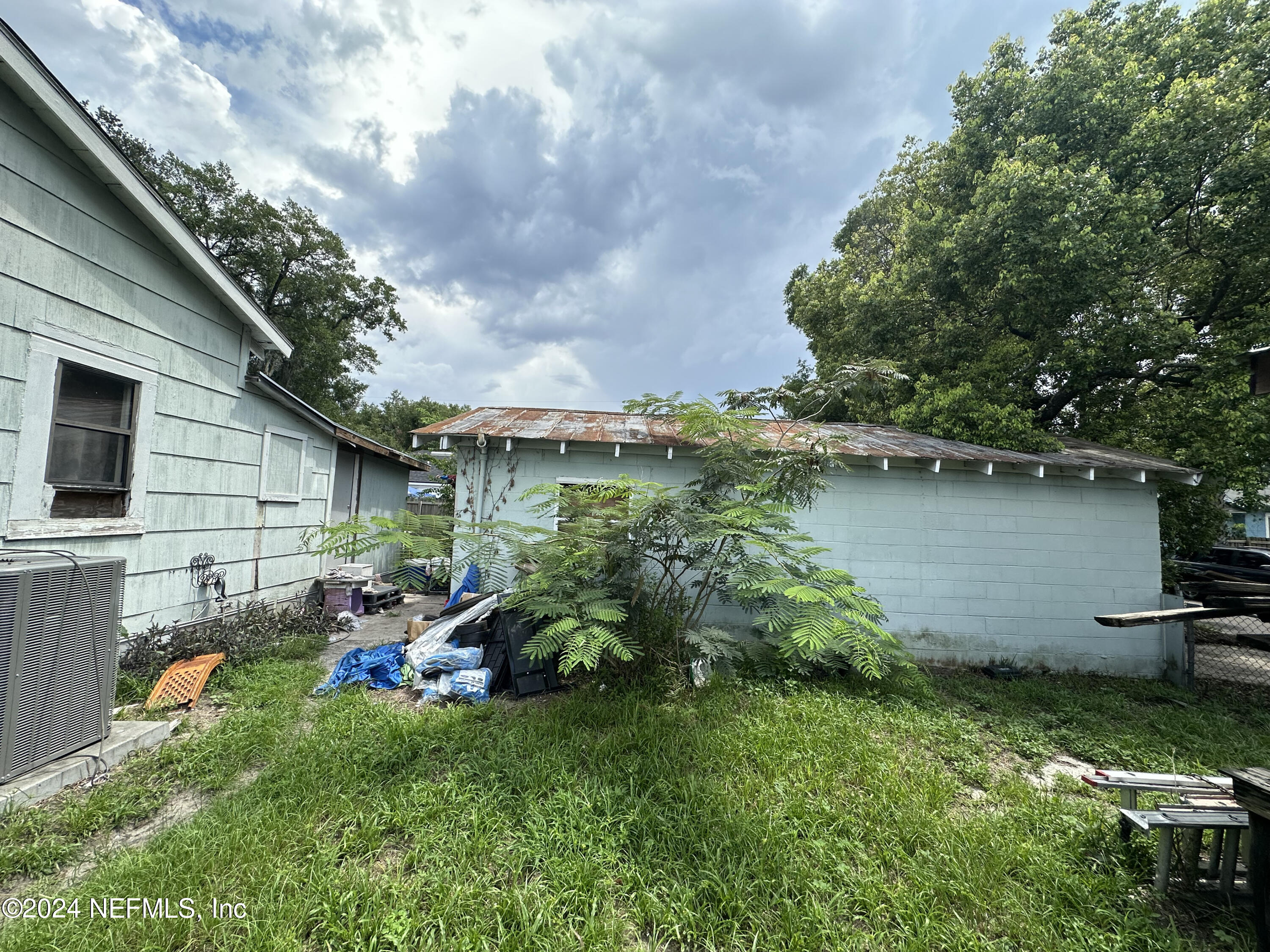 Photo 14 of 17 of 1208 E 27TH Street house