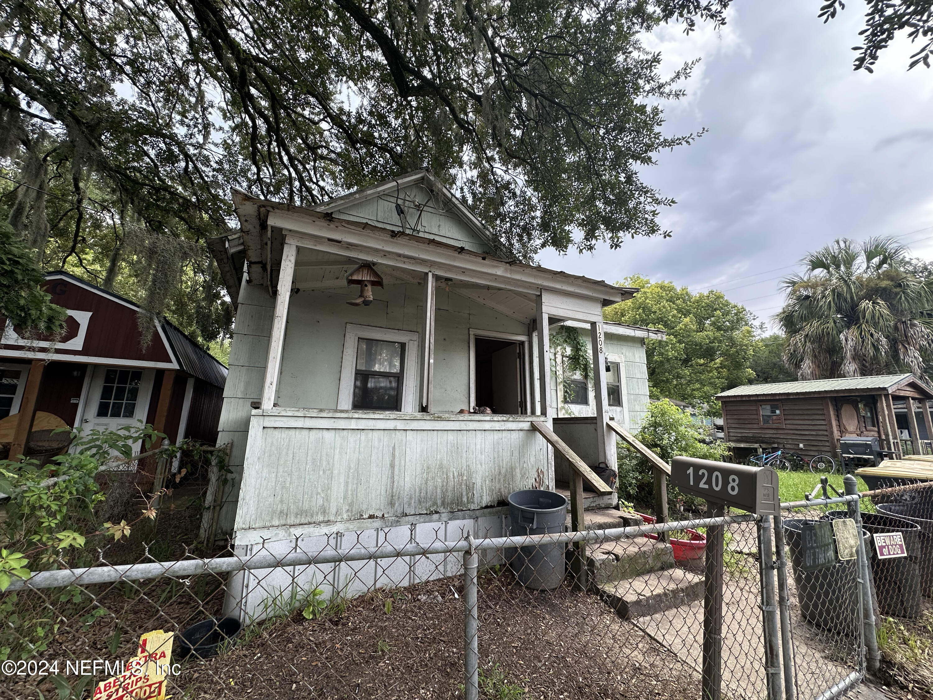 Photo 2 of 17 of 1208 E 27TH Street house