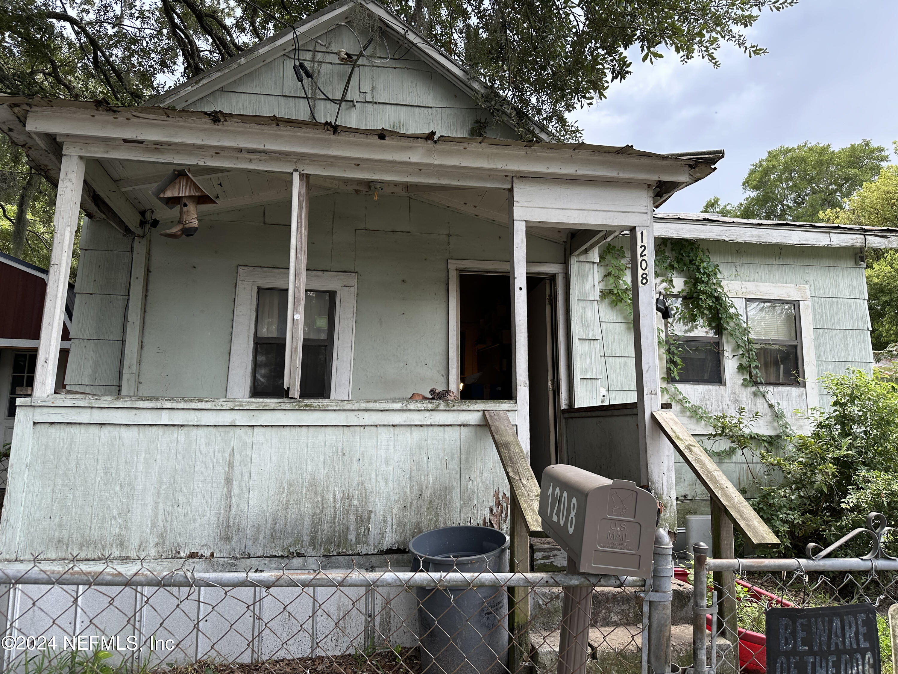 Photo 4 of 17 of 1208 E 27TH Street house