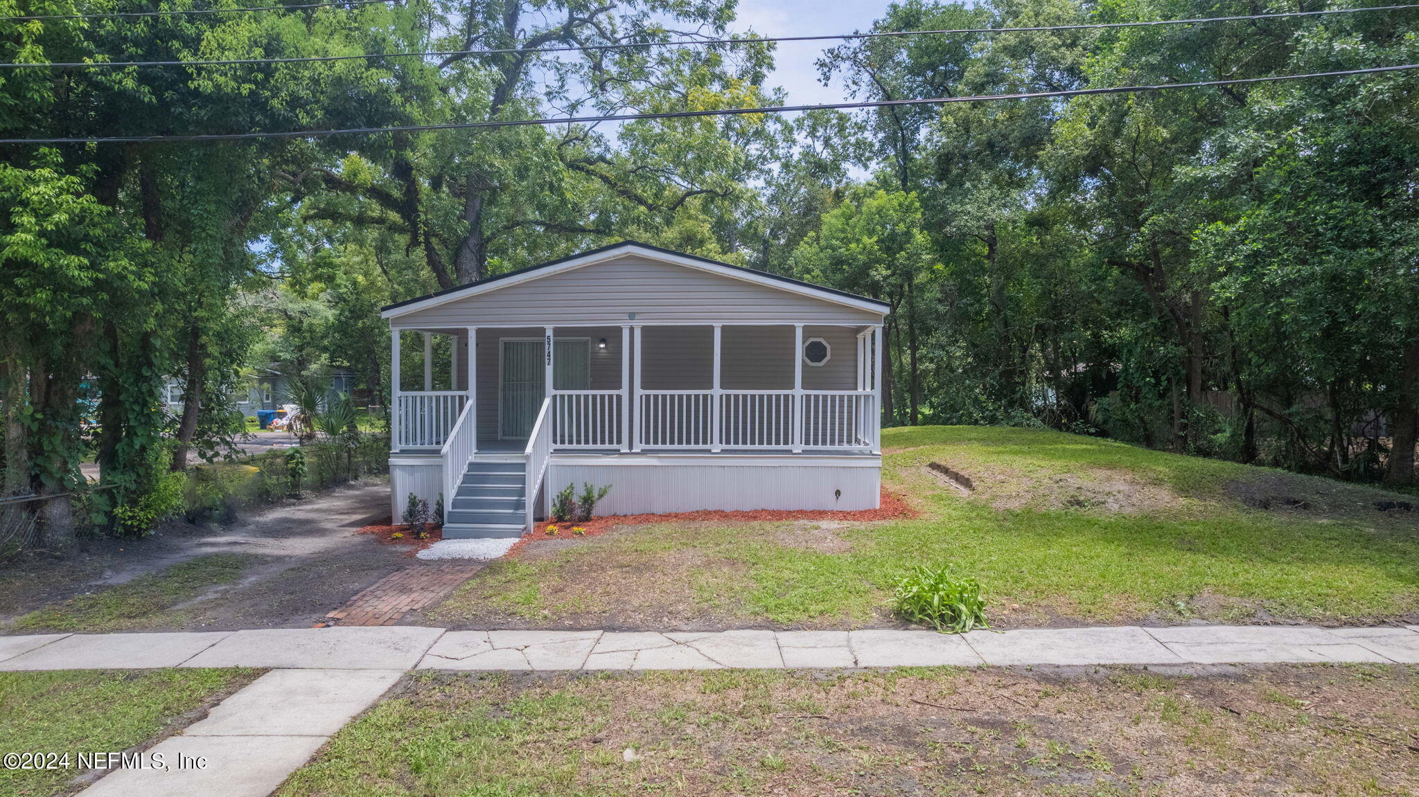 Photo 3 of 49 of 5747 CARVER Circle mobile home