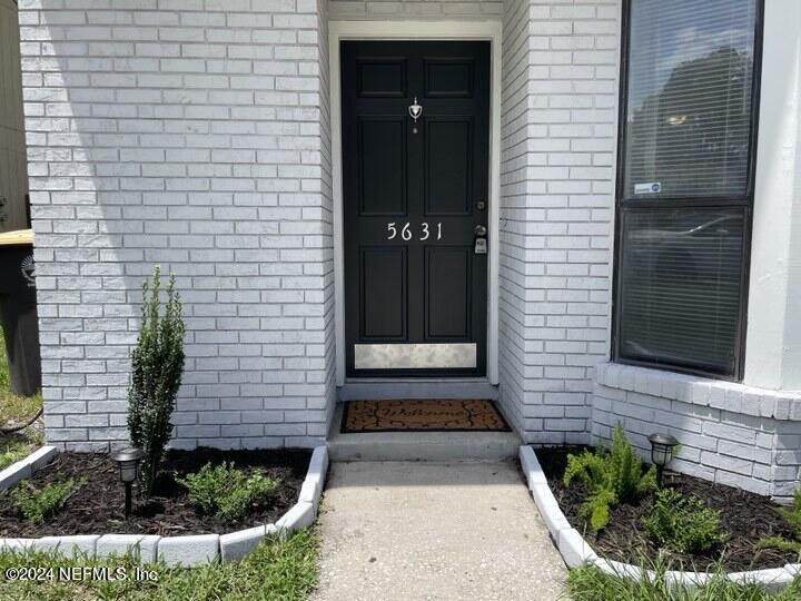 Photo 2 of 10 of 5631 BRYNER Drive townhome