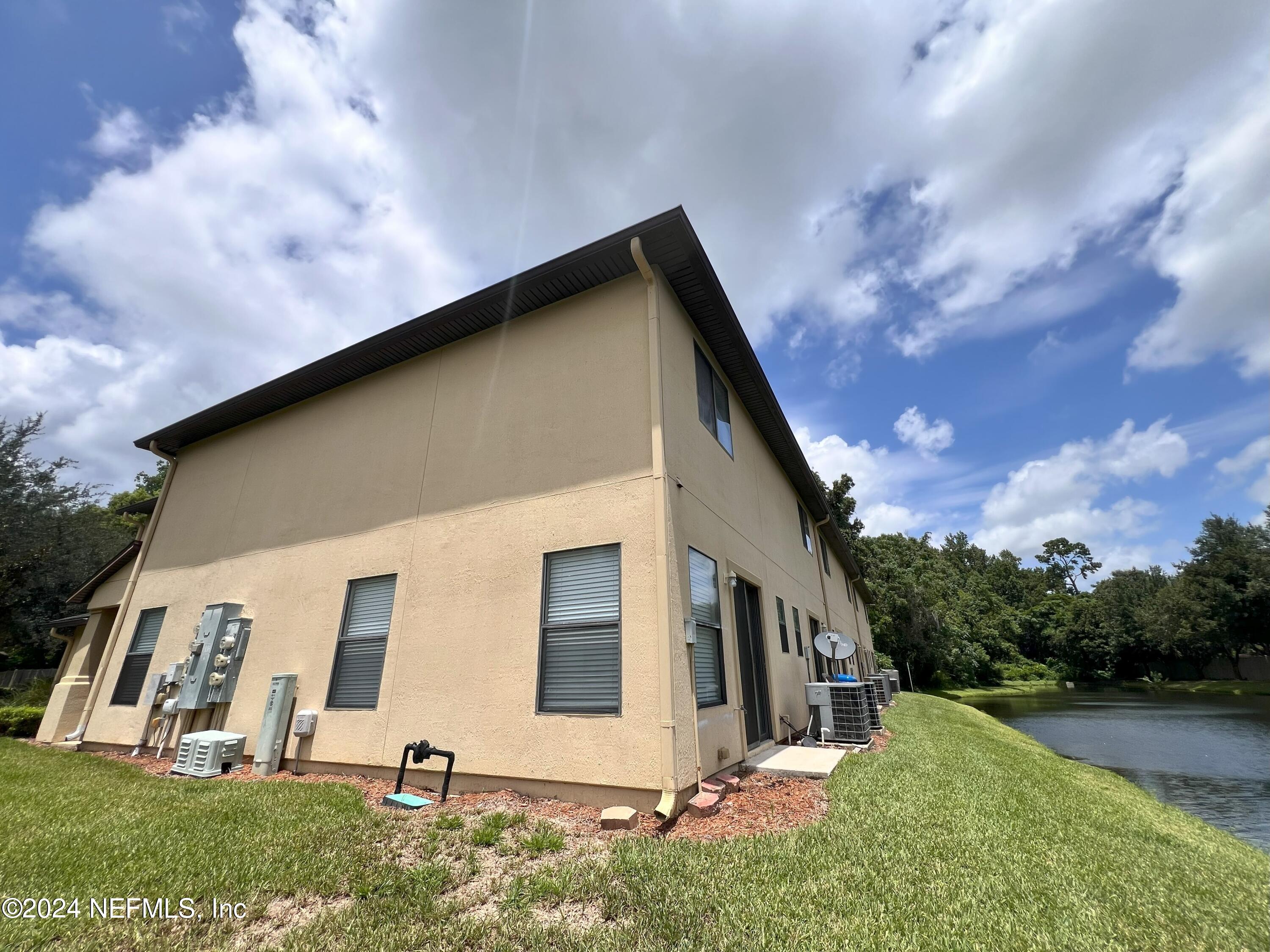 Photo 5 of 40 of 10705 ACADEMY PARK Drive townhome