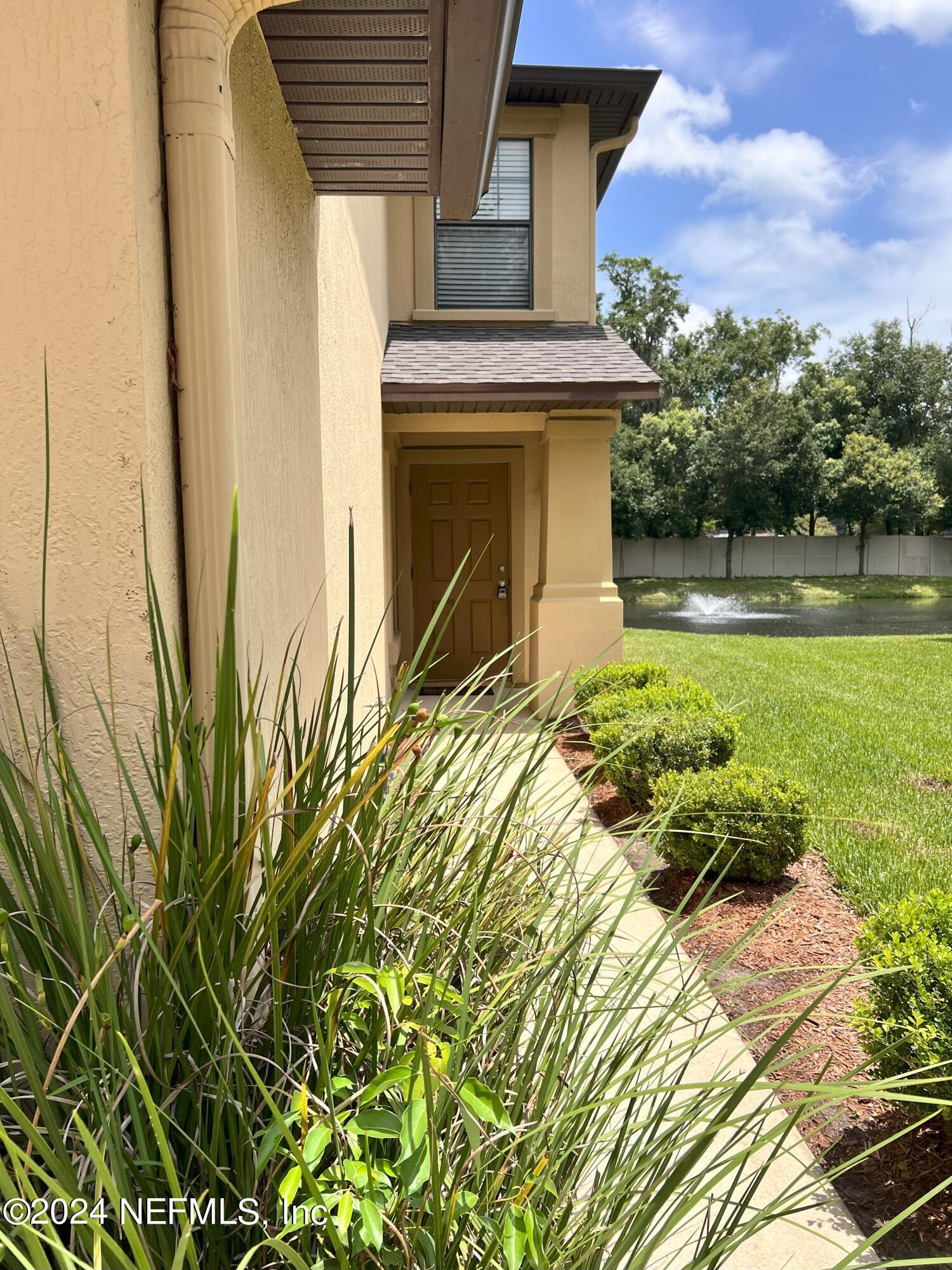 Photo 6 of 40 of 10705 ACADEMY PARK Drive townhome