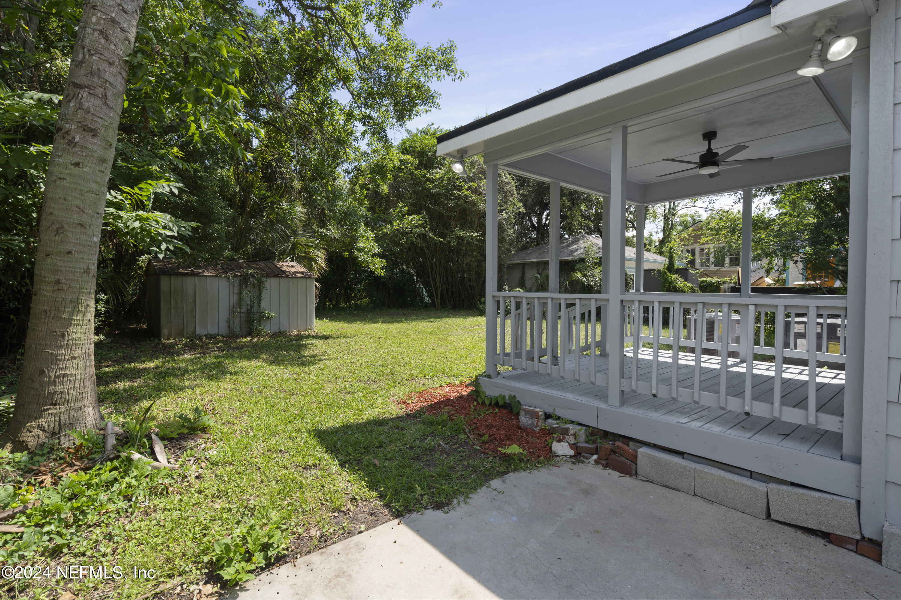 Photo 10 of 45 of 2512 DELLWOOD Avenue house