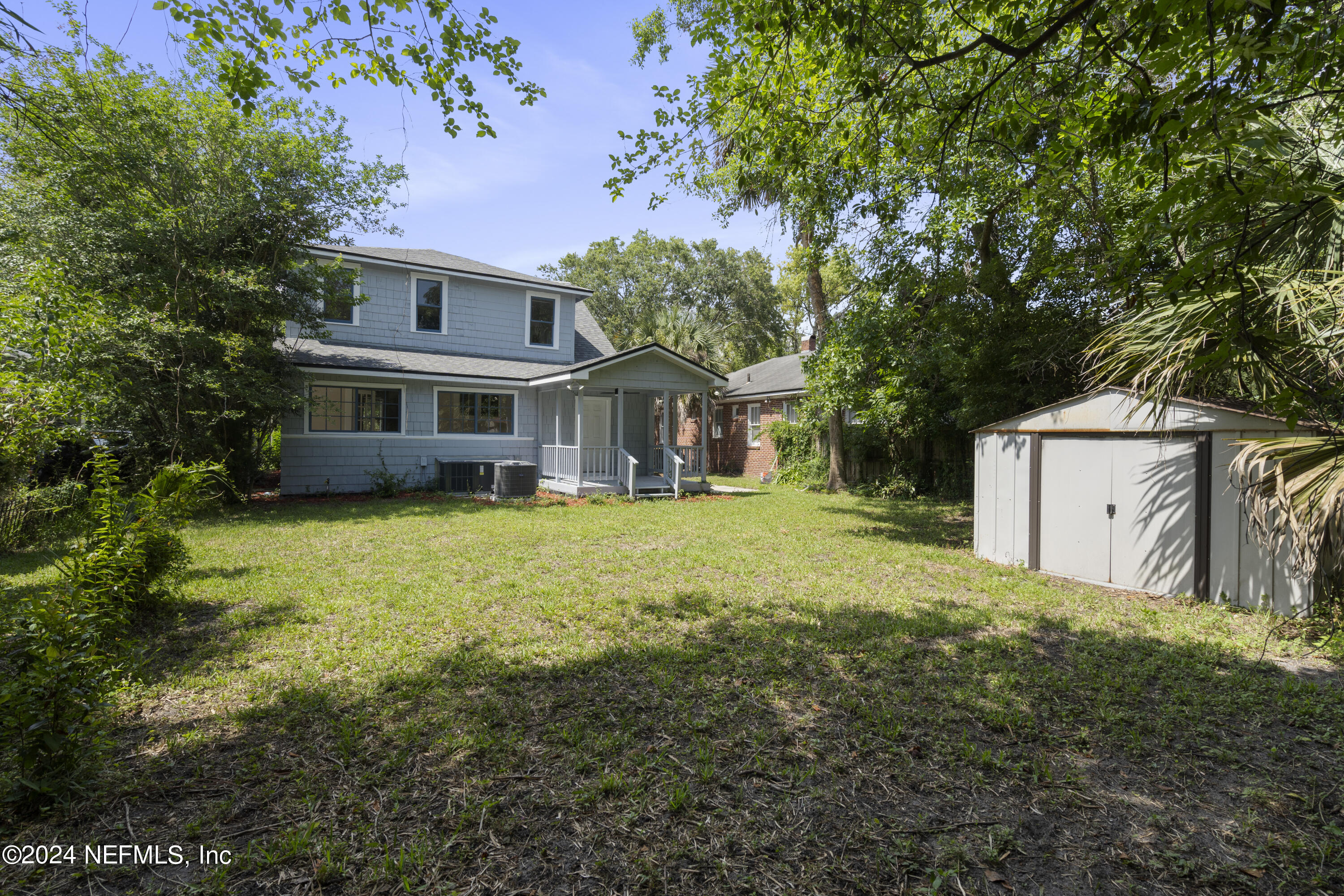 Photo 11 of 45 of 2512 DELLWOOD Avenue house