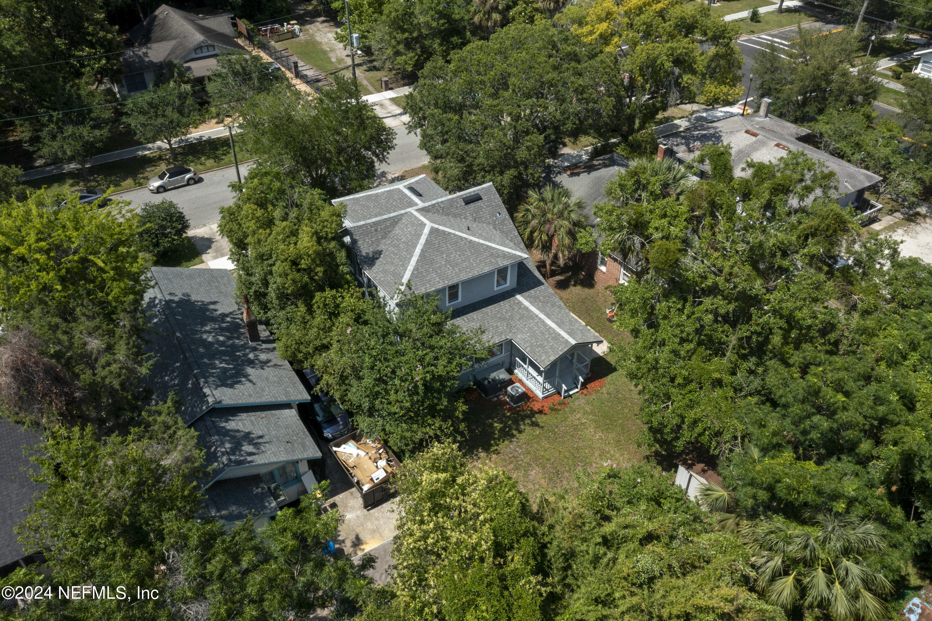 Photo 13 of 45 of 2512 DELLWOOD Avenue house