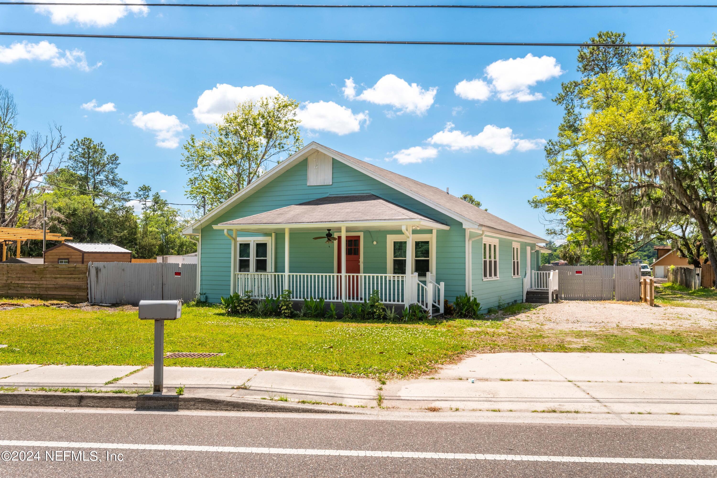 Photo 4 of 31 of 2736 BROWARD Road house