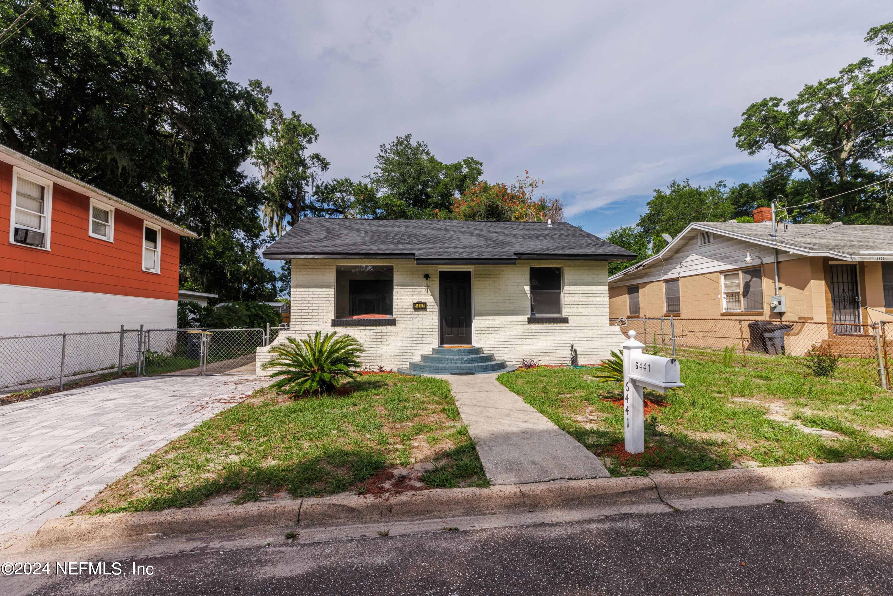 Photo 2 of 22 of 6441 TERESA Avenue house