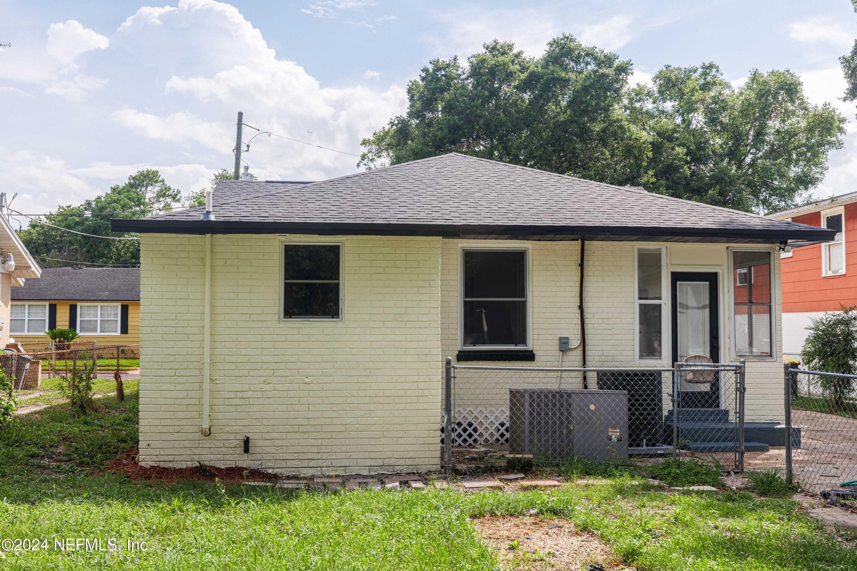 Photo 20 of 22 of 6441 TERESA Avenue house