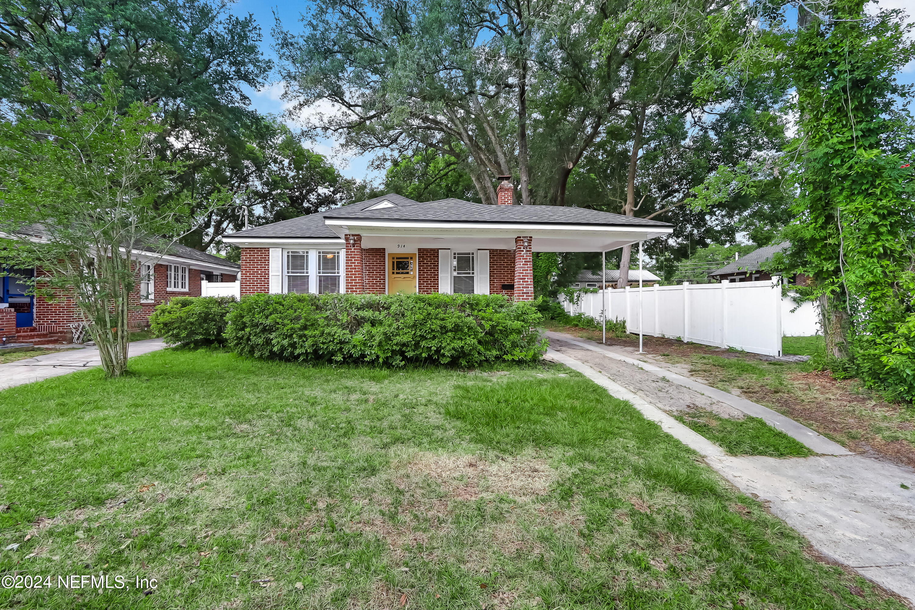 Photo 36 of 54 of 914 INGLESIDE Avenue house