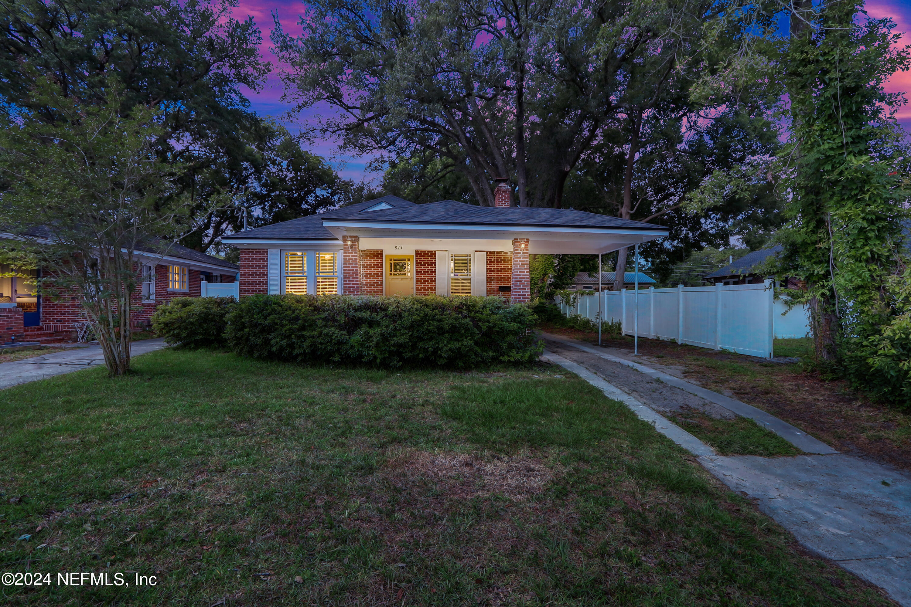 Photo 38 of 54 of 914 INGLESIDE Avenue house