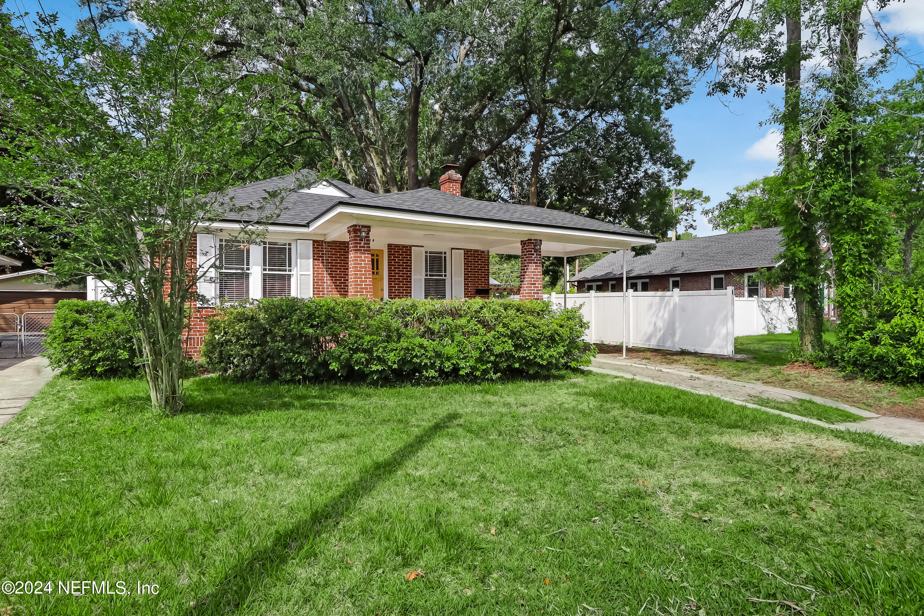 Photo 39 of 54 of 914 INGLESIDE Avenue house