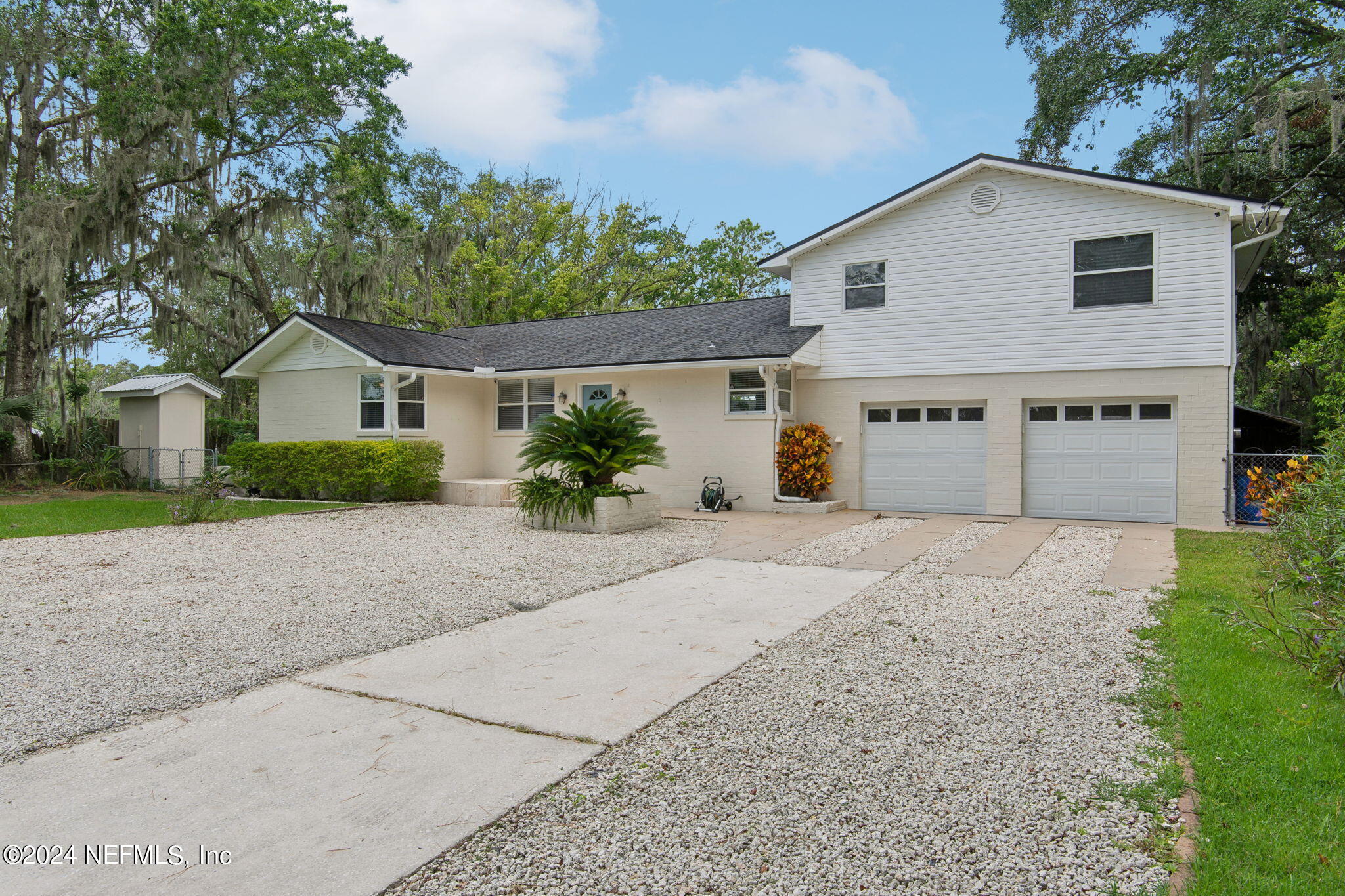 Photo 2 of 60 of 9900 CARBONDALE Drive W house