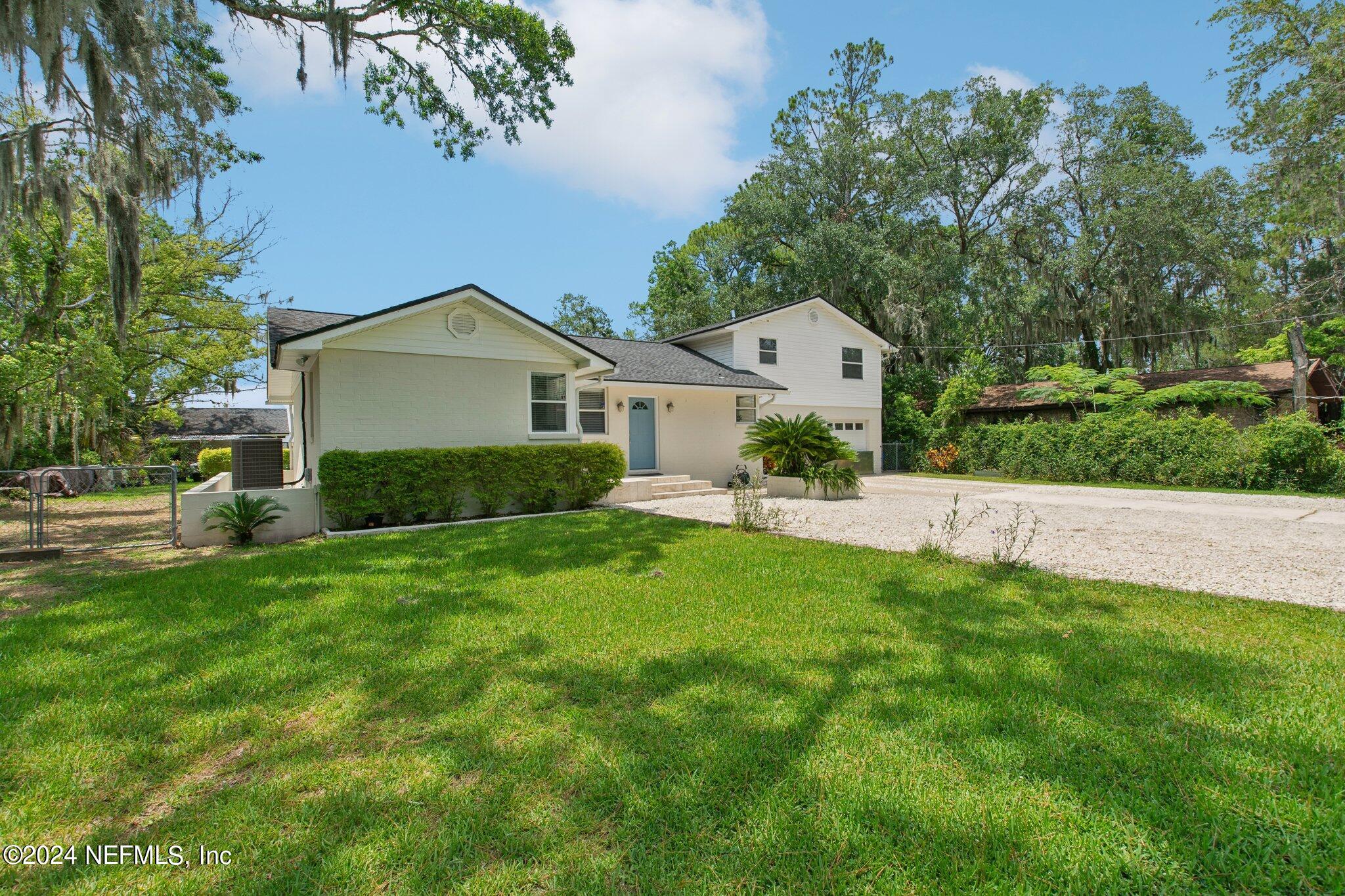 Photo 4 of 60 of 9900 CARBONDALE Drive W house