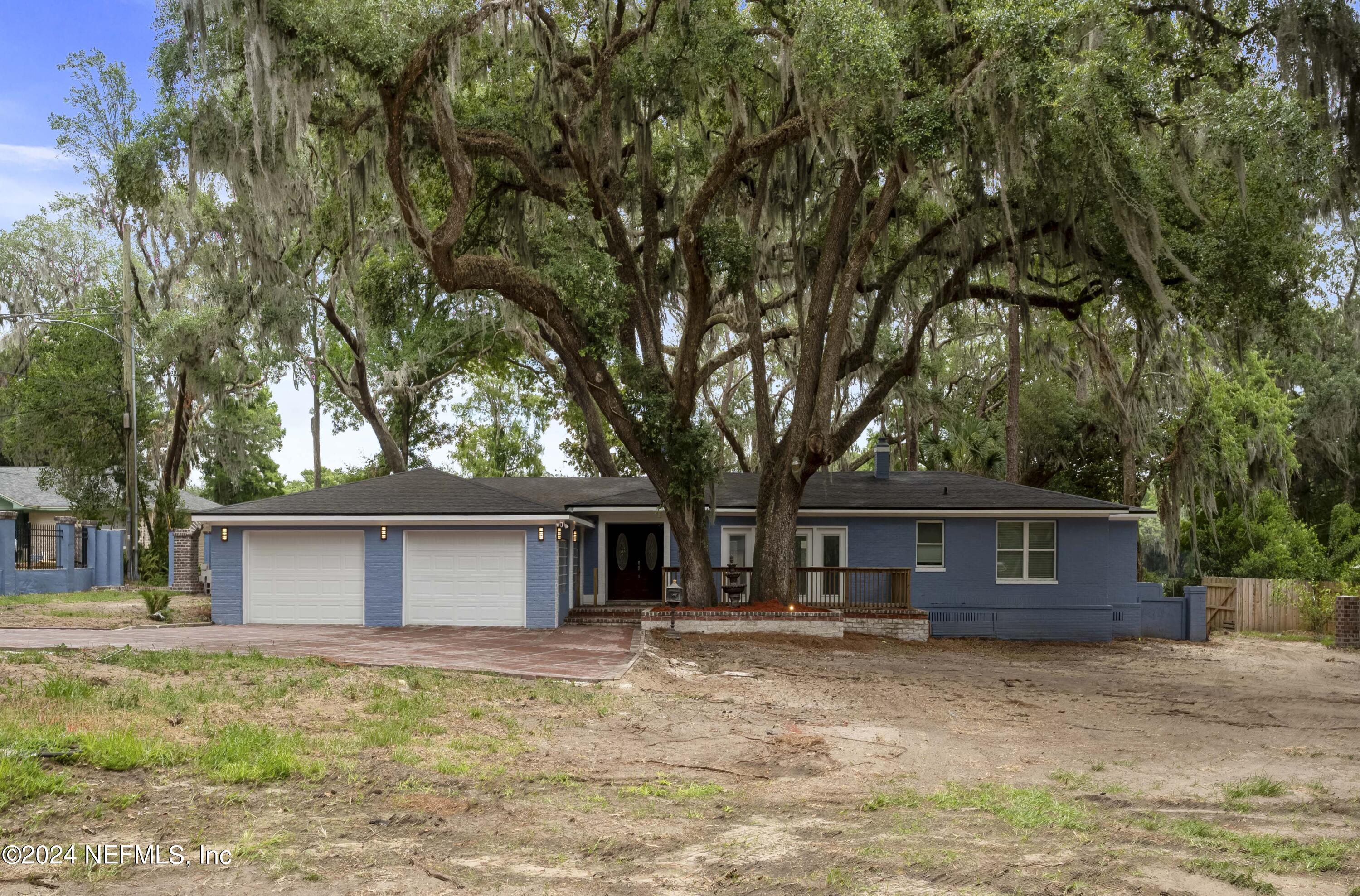 Photo 1 of 46 of 10268 LAKE VIEW Road W house