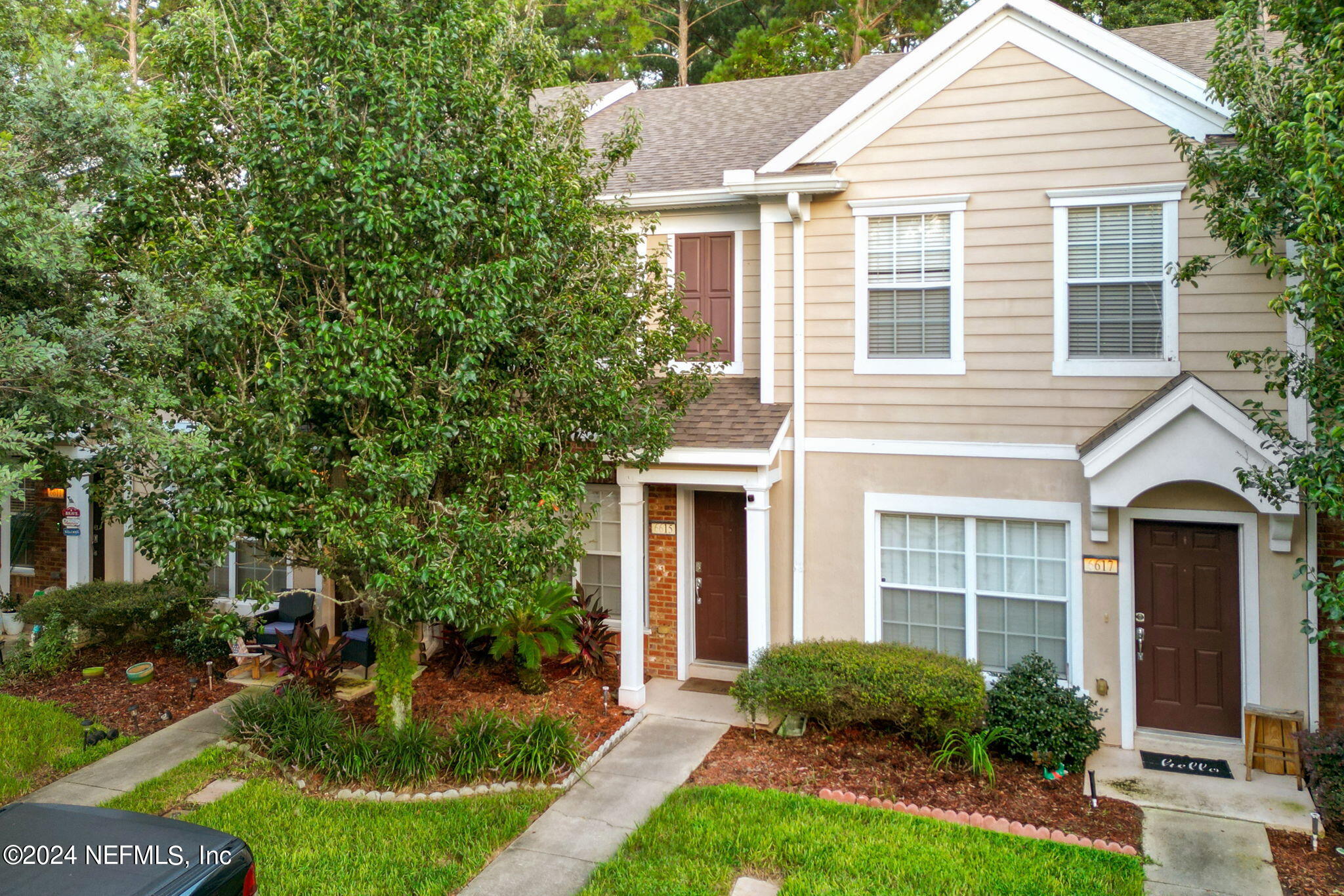 Photo 1 of 36 of 6615 ARCHING BRANCH Circle townhome