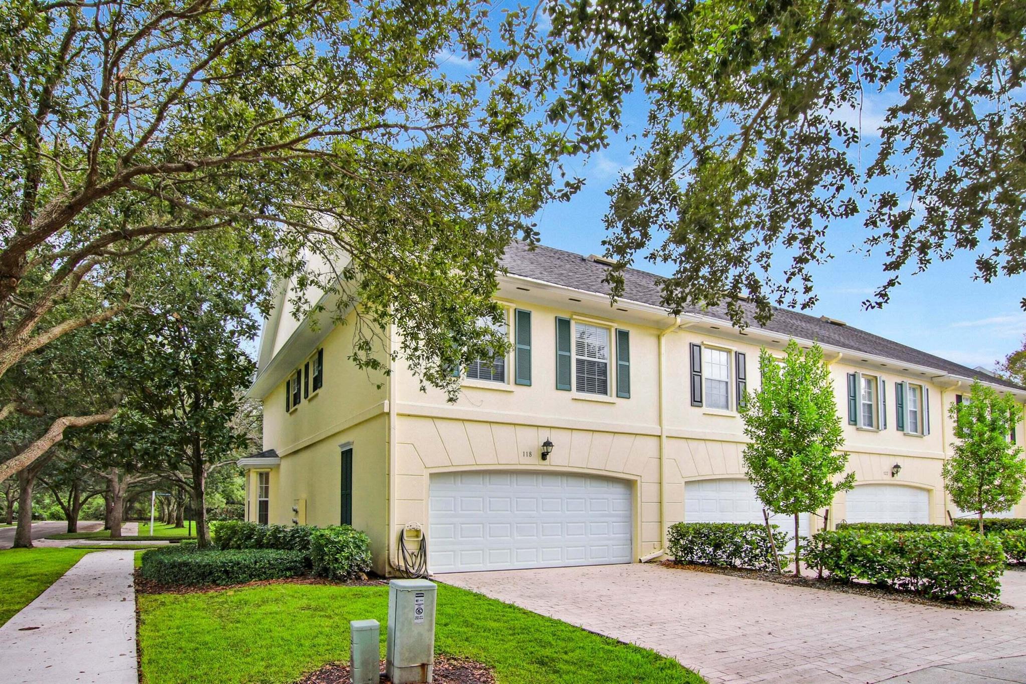 Photo 6 of 11 of 118 Redwood Drive townhome