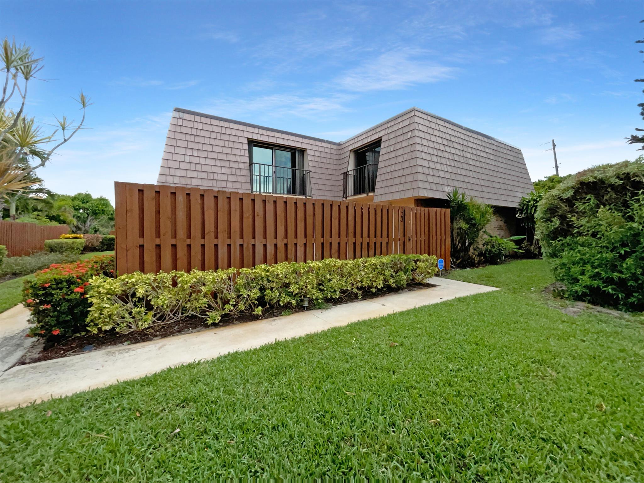 Photo 6 of 22 of 123 Ocean Cove Drive townhome