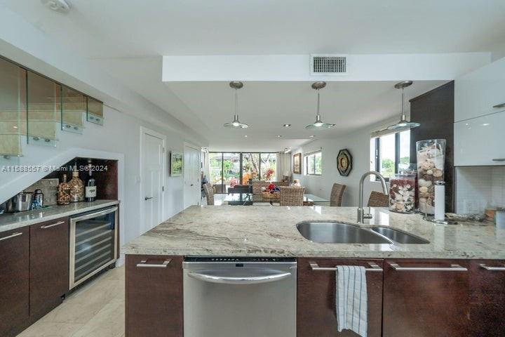 Photo 3 of 33 of 96000 Overseas Highway A9 townhome