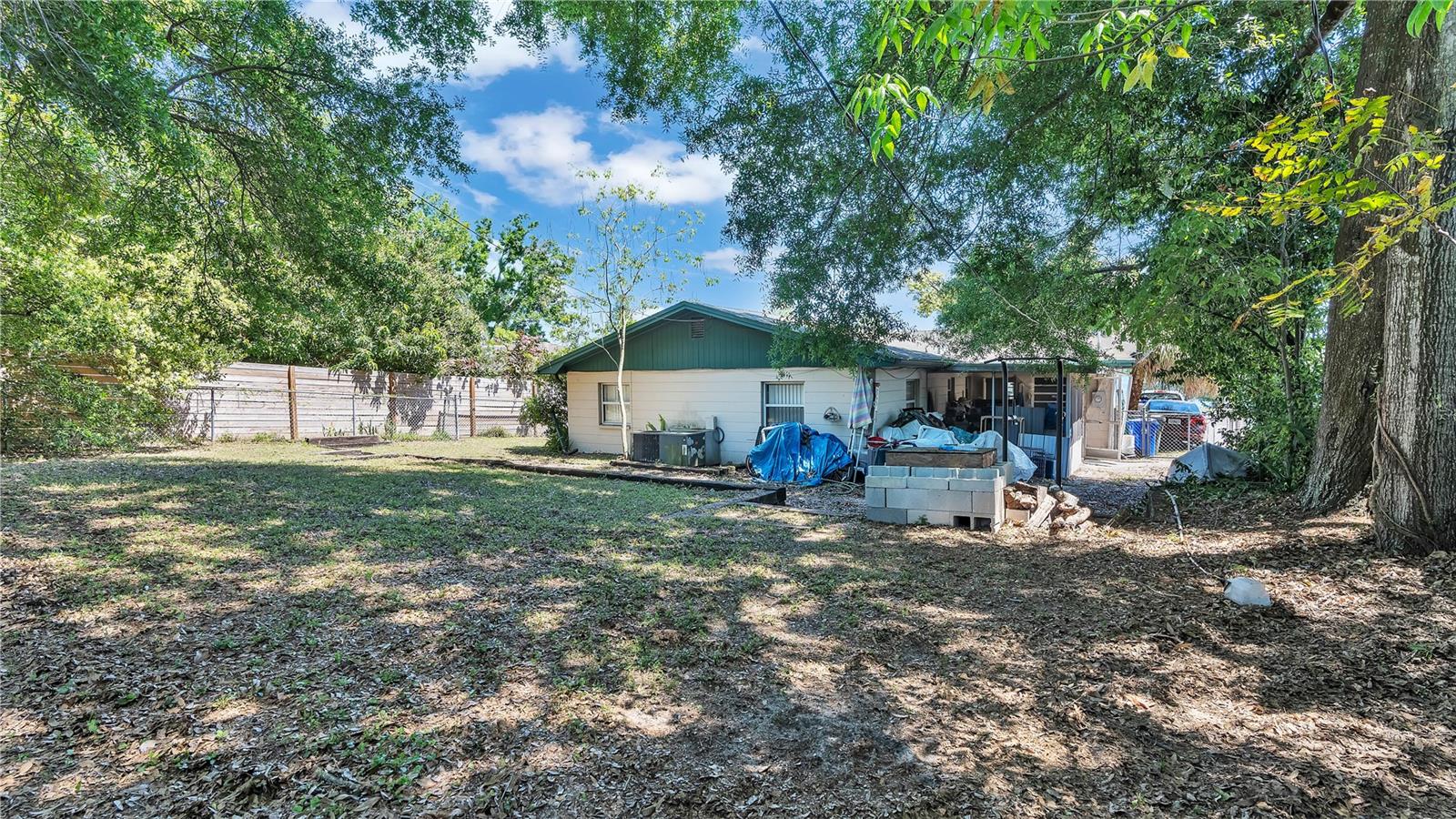 Photo 3 of 20 of 819 SIKES BOULEVARD house