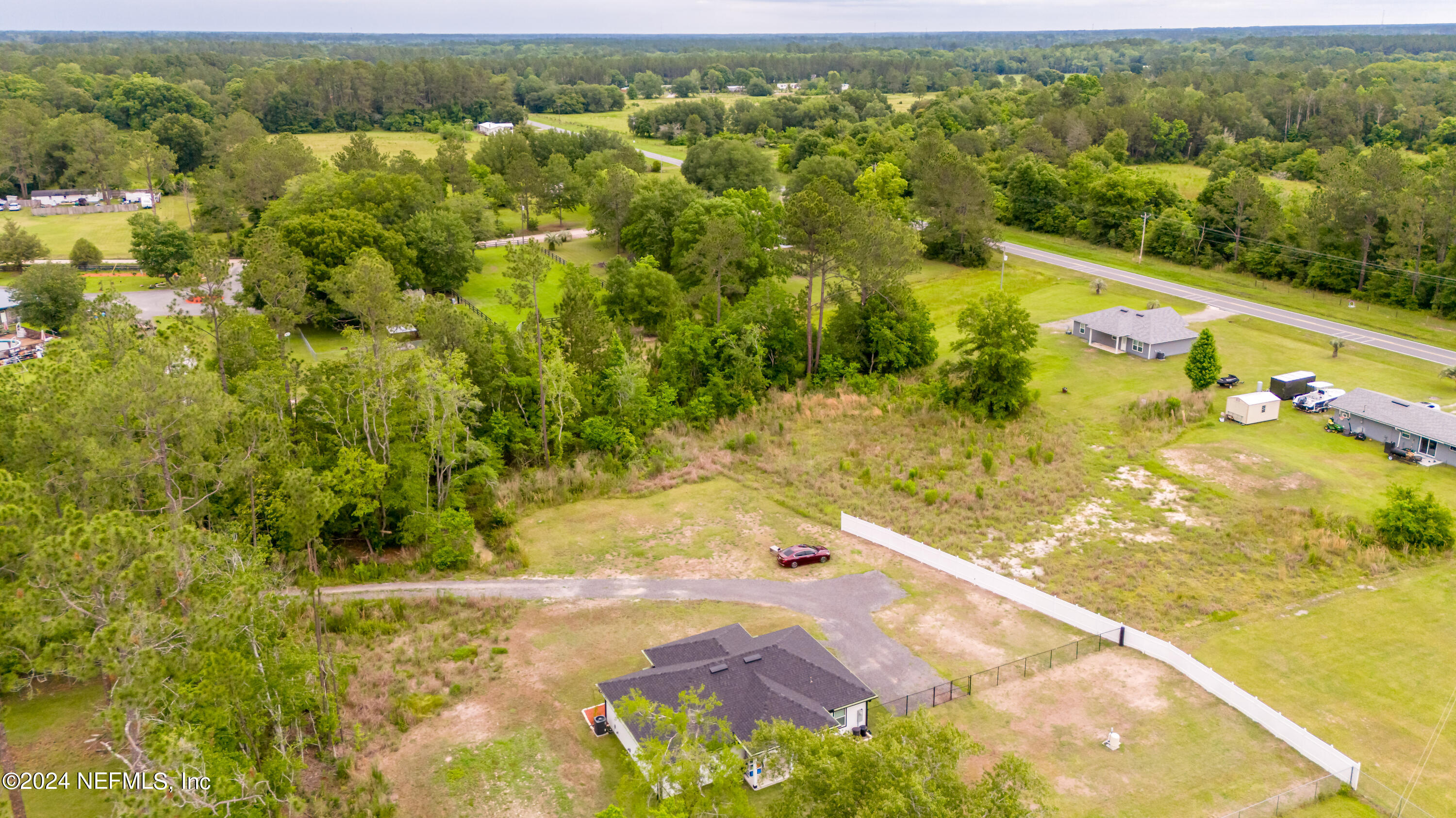 Photo 5 of 33 of 6477 KEITH GRIFFIS Circle house