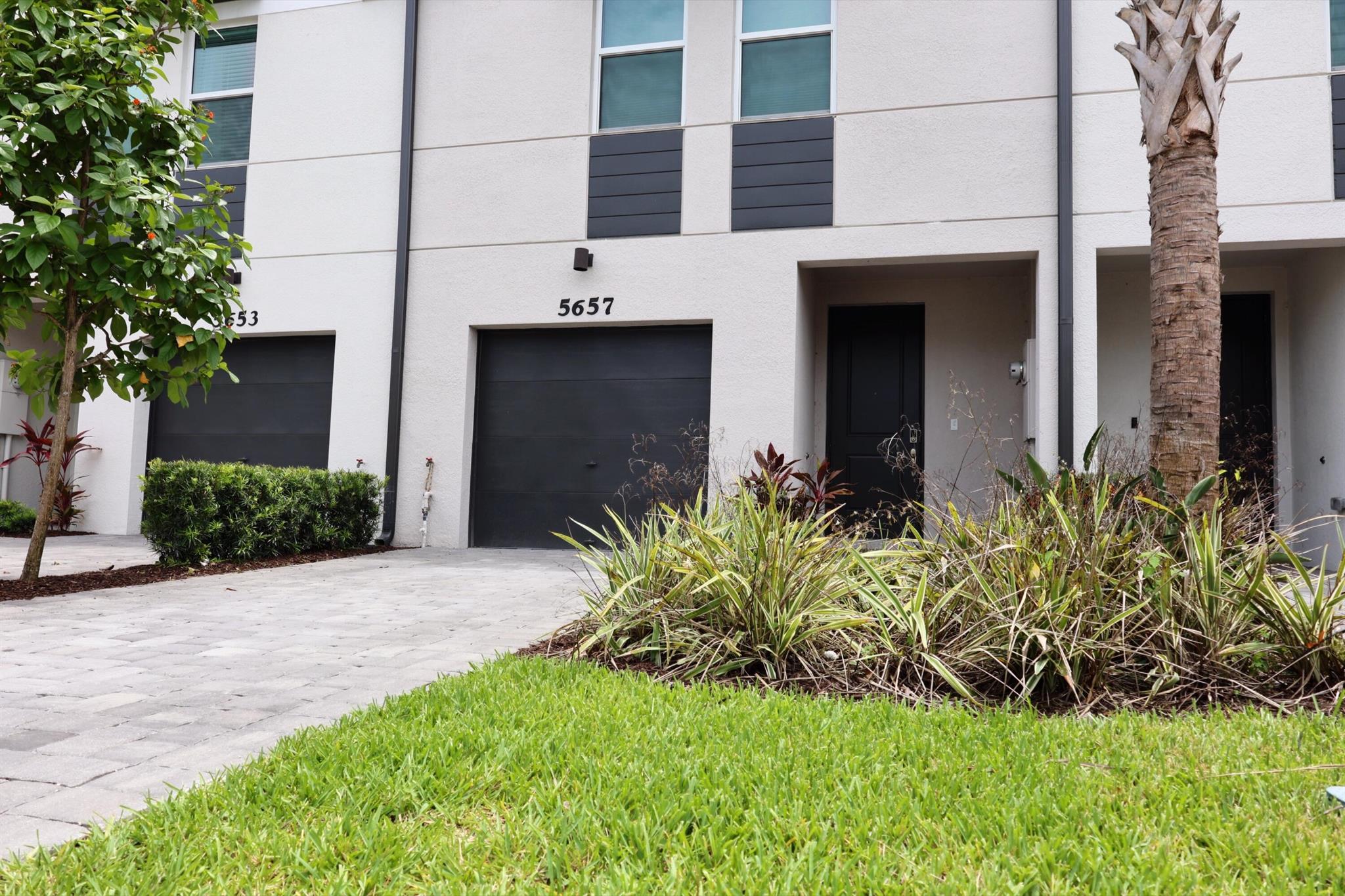 Photo 2 of 23 of 5657 Mentmore Drive townhome