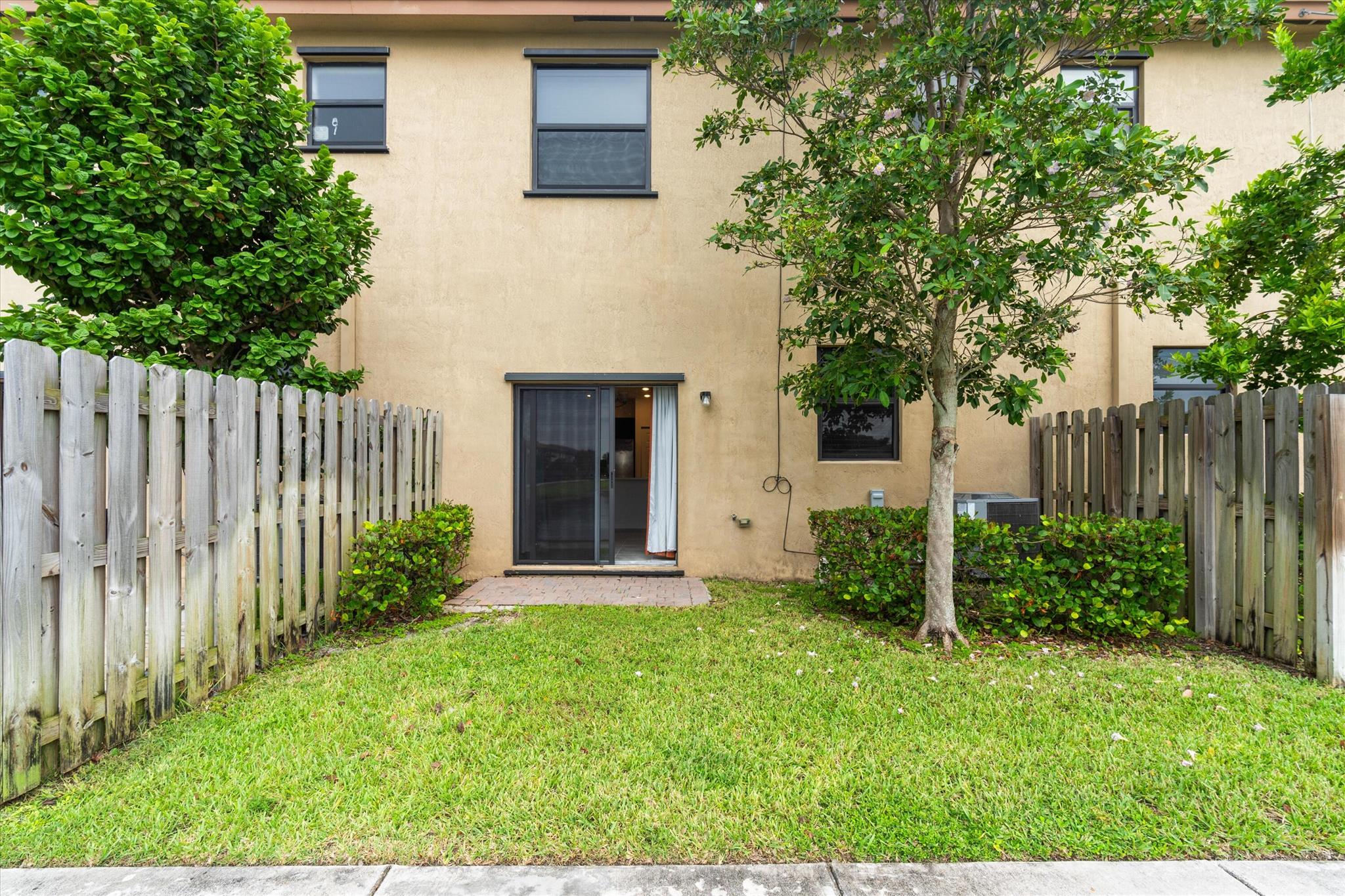 Photo 22 of 29 of 2714 NW 55th Avenue townhome