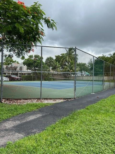 Photo 14 of 14 of 323 W HEMINGWAY CR 323 townhome