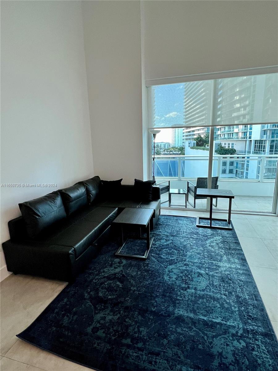 Photo 3 of 10 of 1080 Brickell Ave 1107 condo